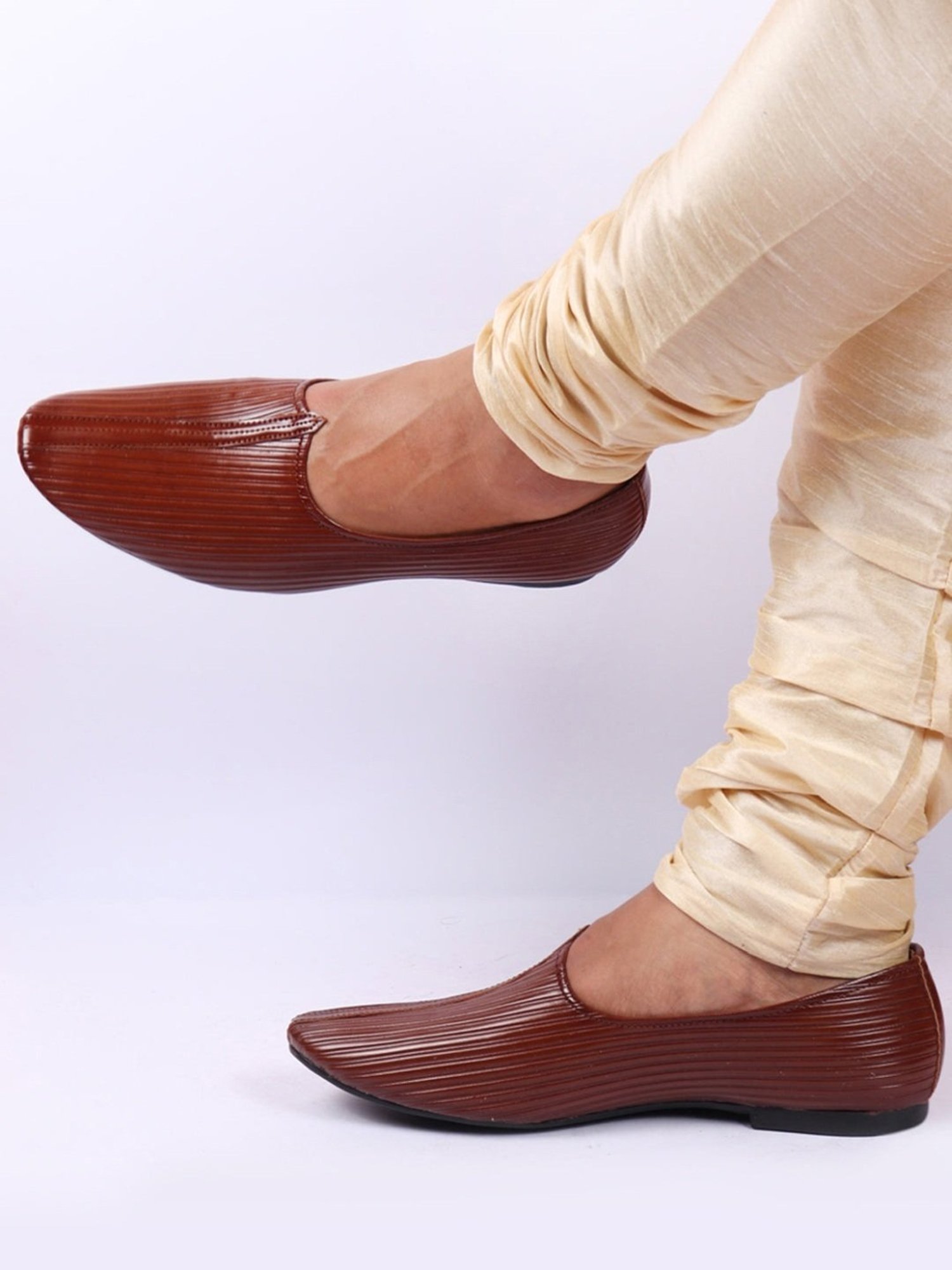 Fausto Men's Tan Ethnic Juttis