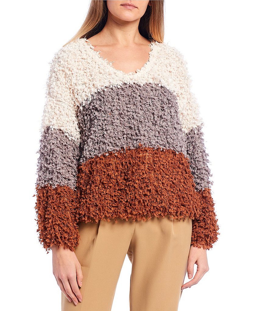 GB Round Neck Fuzzy Eyelash Sweater