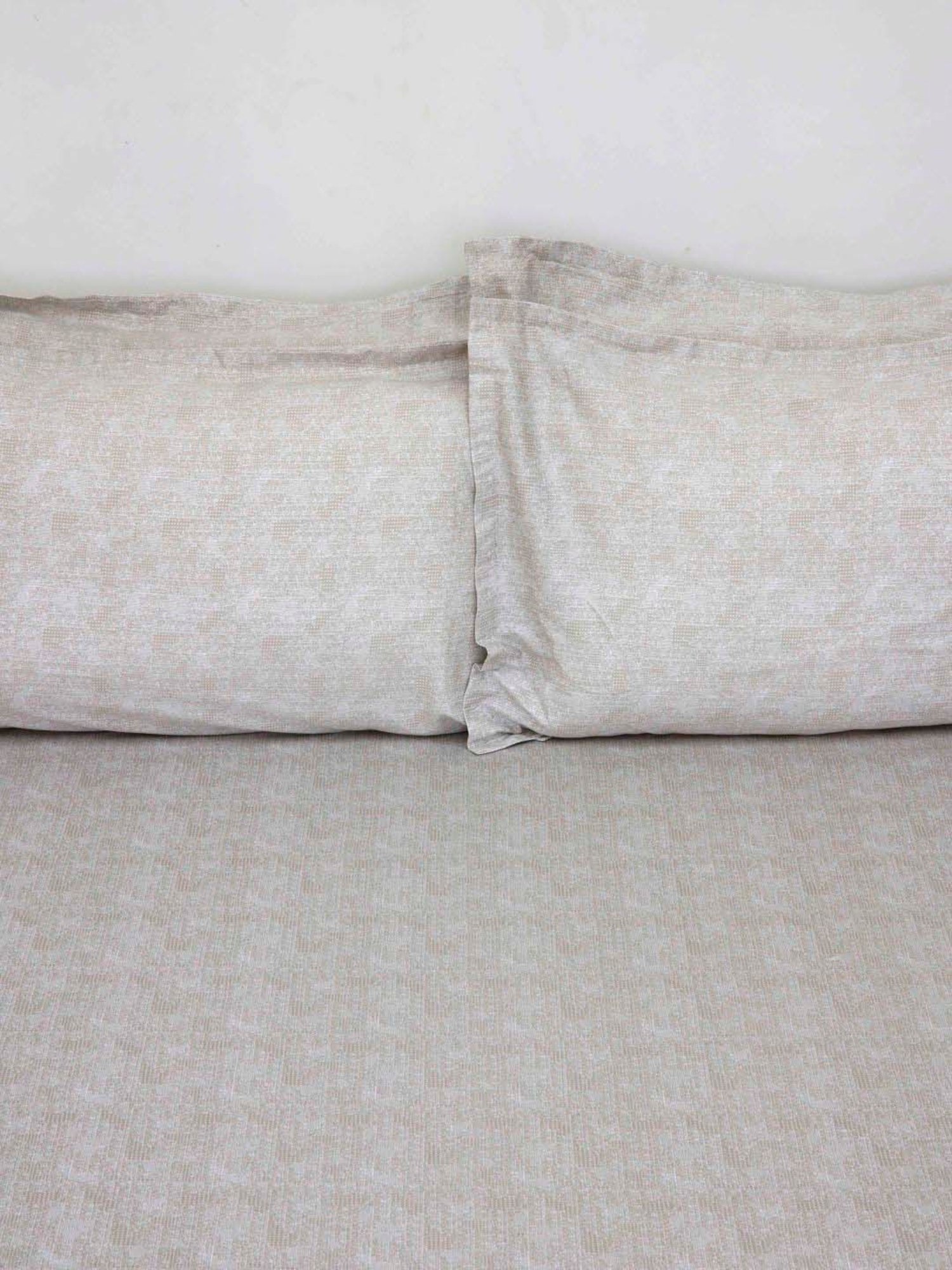 Ariana Ivory Cotton 260 TC Super King Bedsheet with 2 Pillow Covers