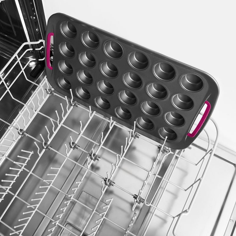 Kaiser Bakeware Steel Muffin Pan, 12 Cup