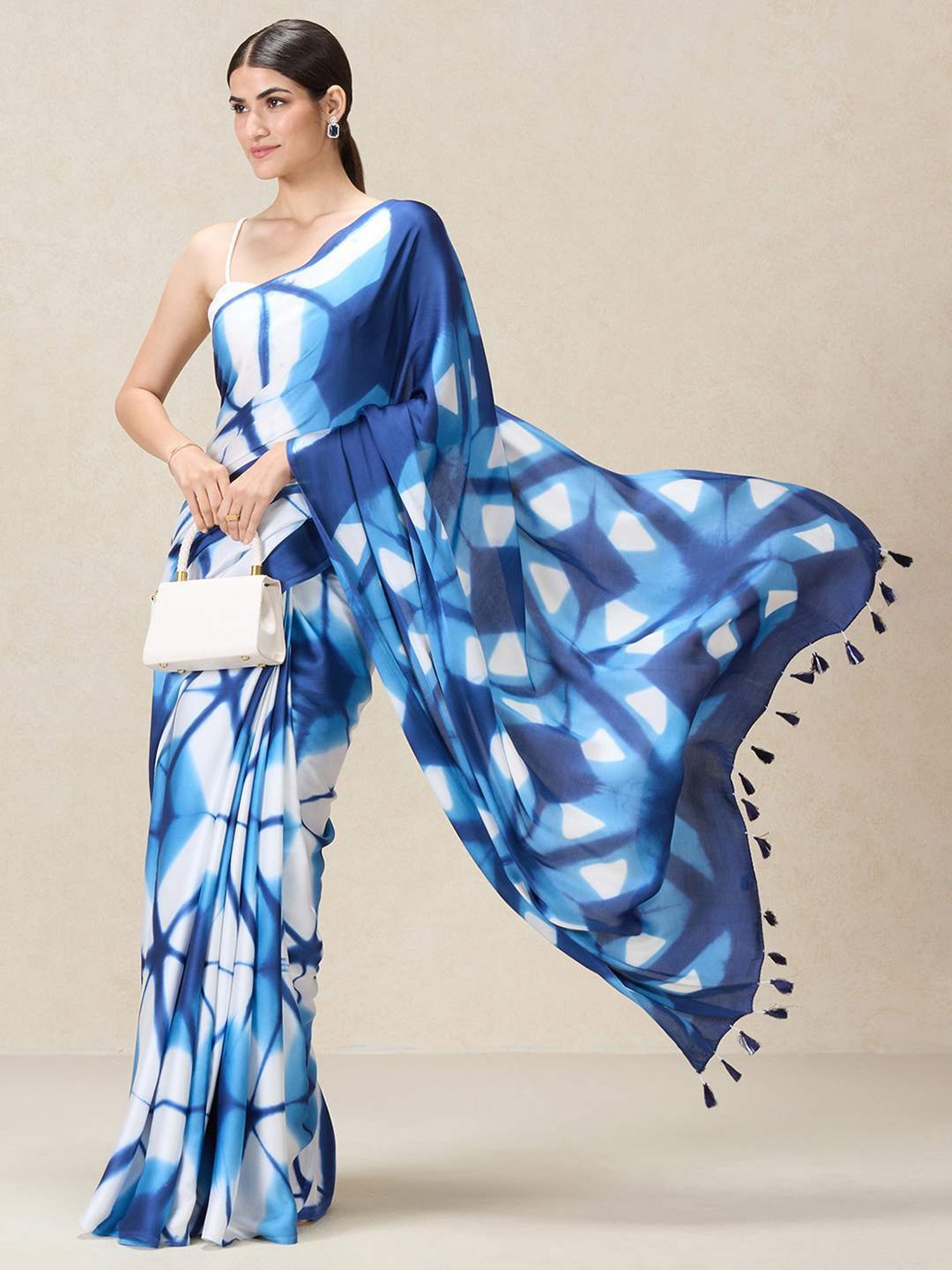 navyasa by liva Blue Printed Saree With Unstitched Blouse
