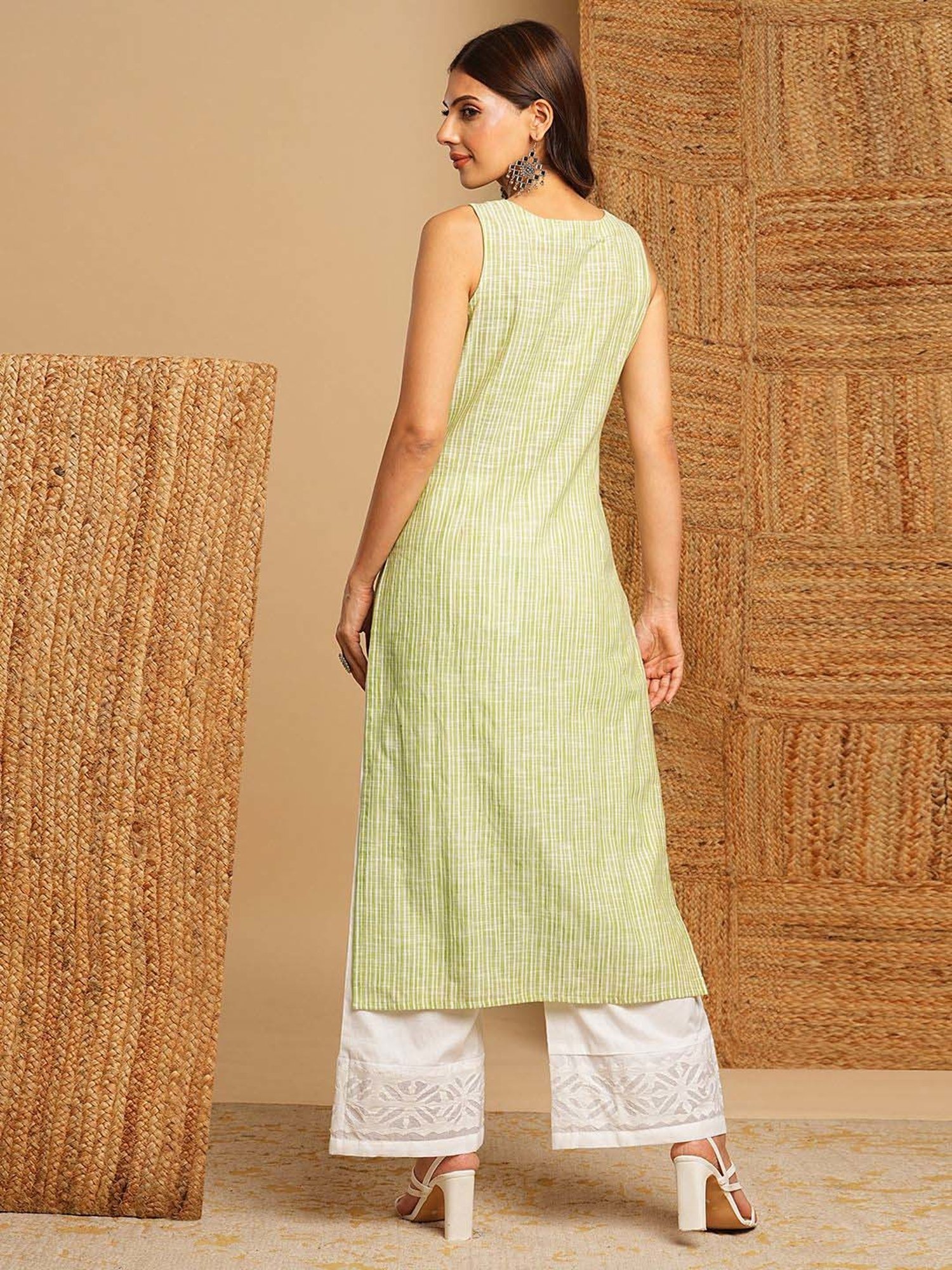 Kami Kubi Green Cotton Embroidered Straight Kurta