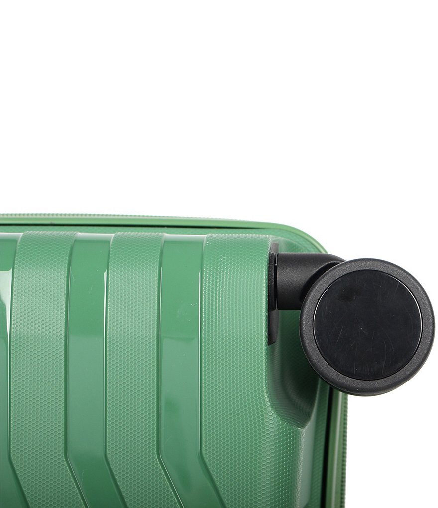 Pathfinder Resort Collection 28#double; Hardside Spinner