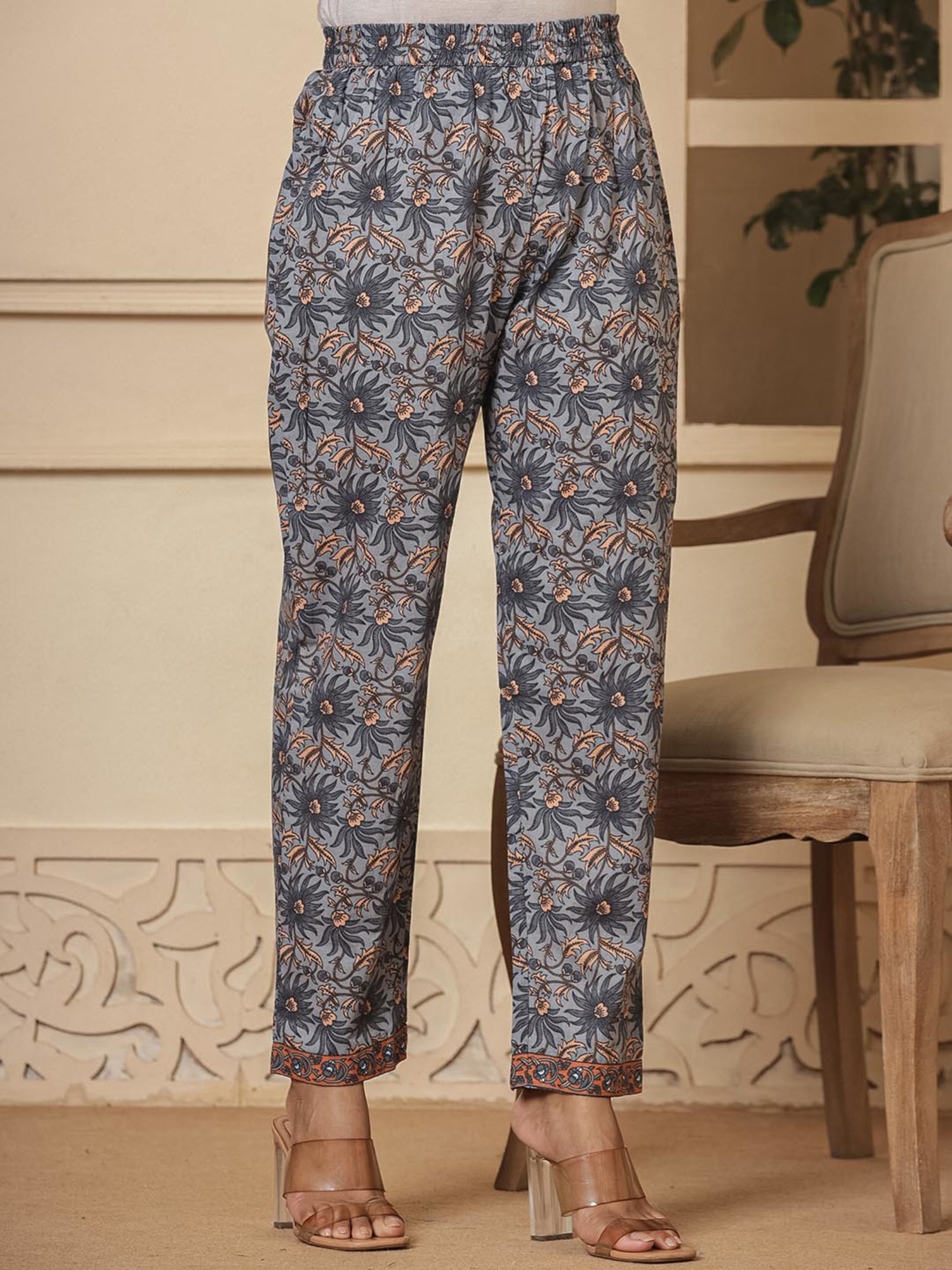 Yufta Grey Cotton Floral Print Kurta & Pant Set with Dupatta