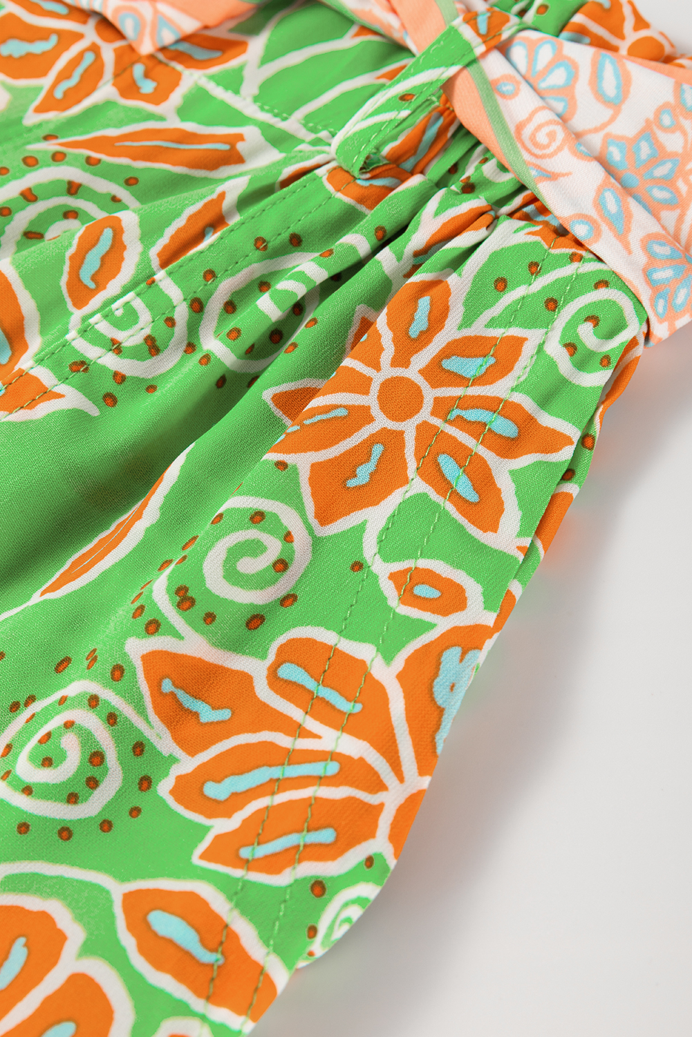 Green Floral Print Pocketed Front Knot High Waist Shorts