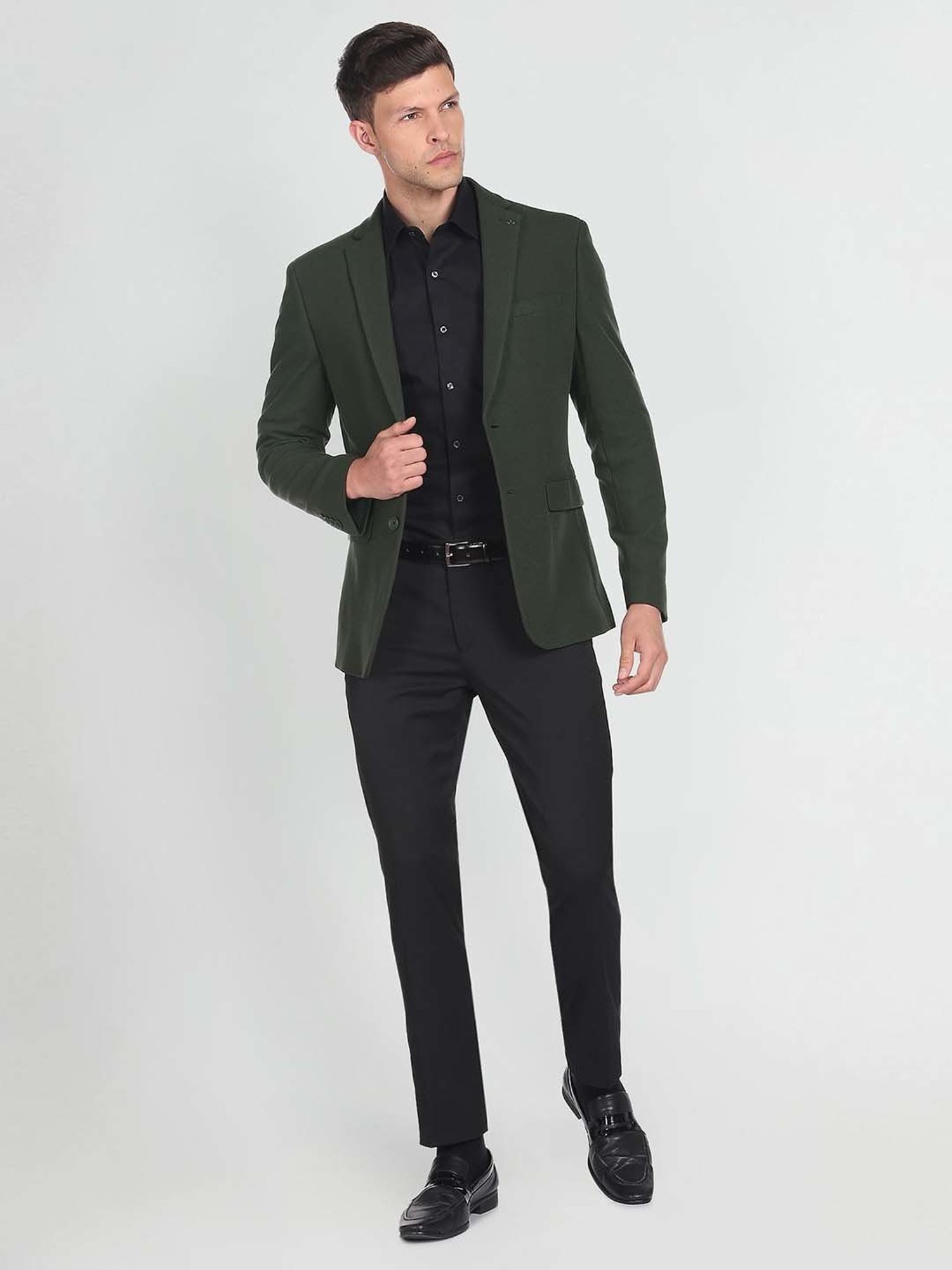 Arrow Sports Green Regular Fit Texture Waistcoat