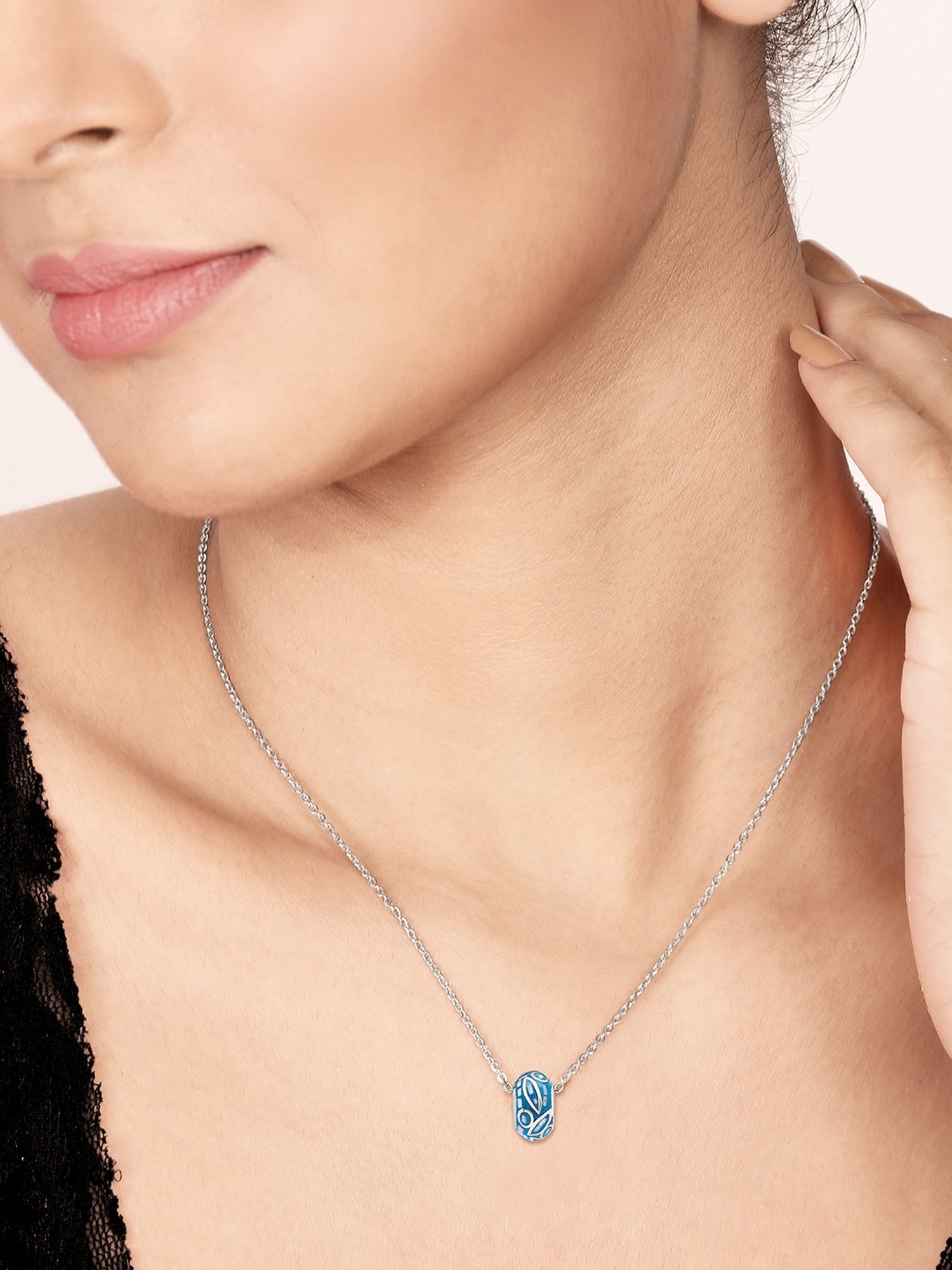 Zavya 92.5 Sterling Silver Pearlescent Elegance Pendant with Chain for Women