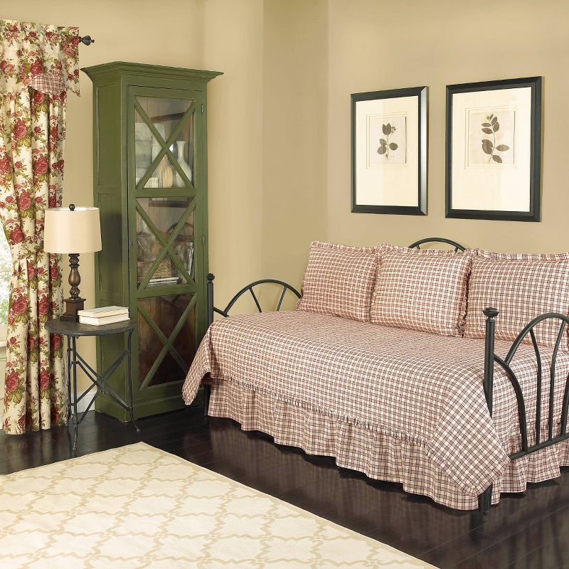 Cream Floral Norfolk Reversible Quilt Set (Daybed) 5pc - Waverly