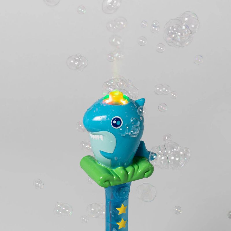 Shark Light-Up Bubble Wand Blue - Sun Squad™