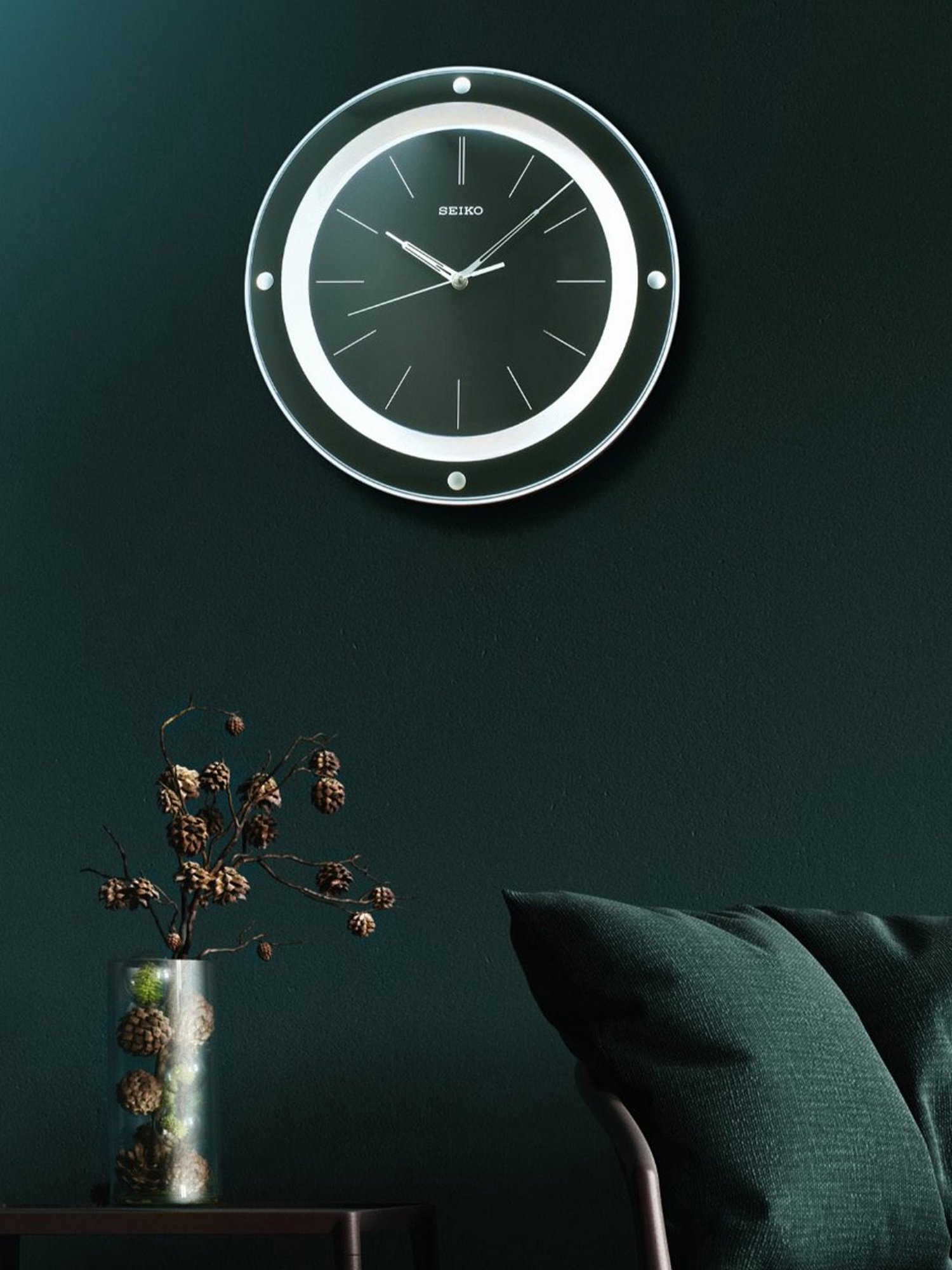 SEIKO elegant black & white plastic wall clock with sweep movement