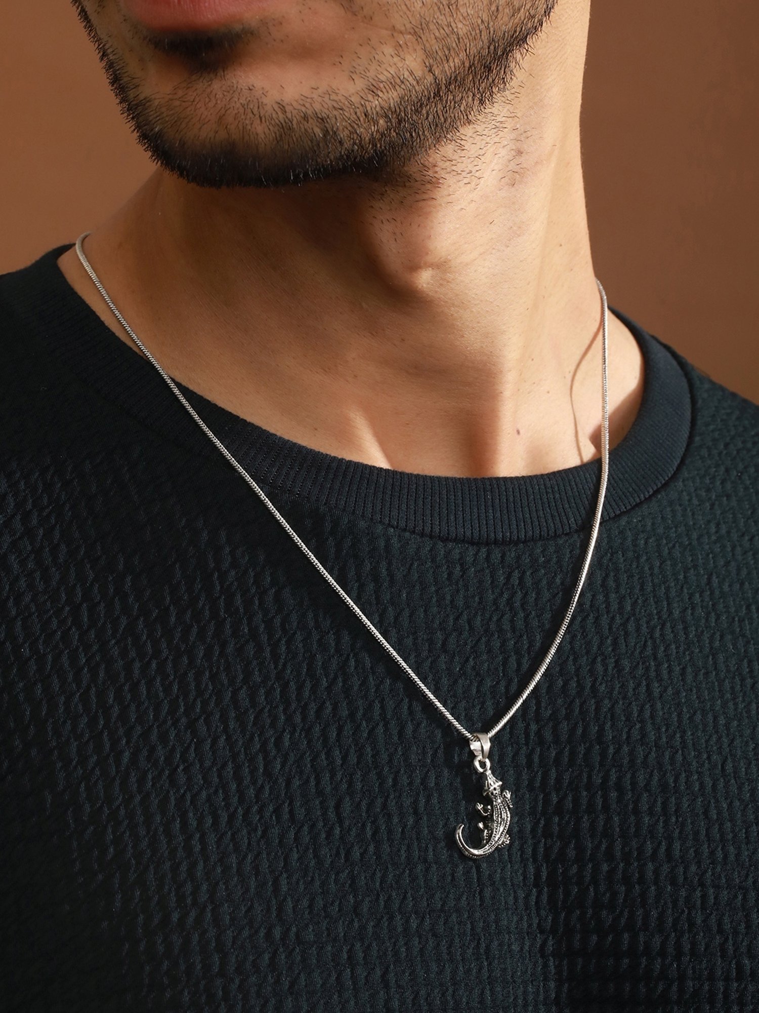 Bold by Priyaasi Crawling Lizard Black Casual Pendant With Chain for Men