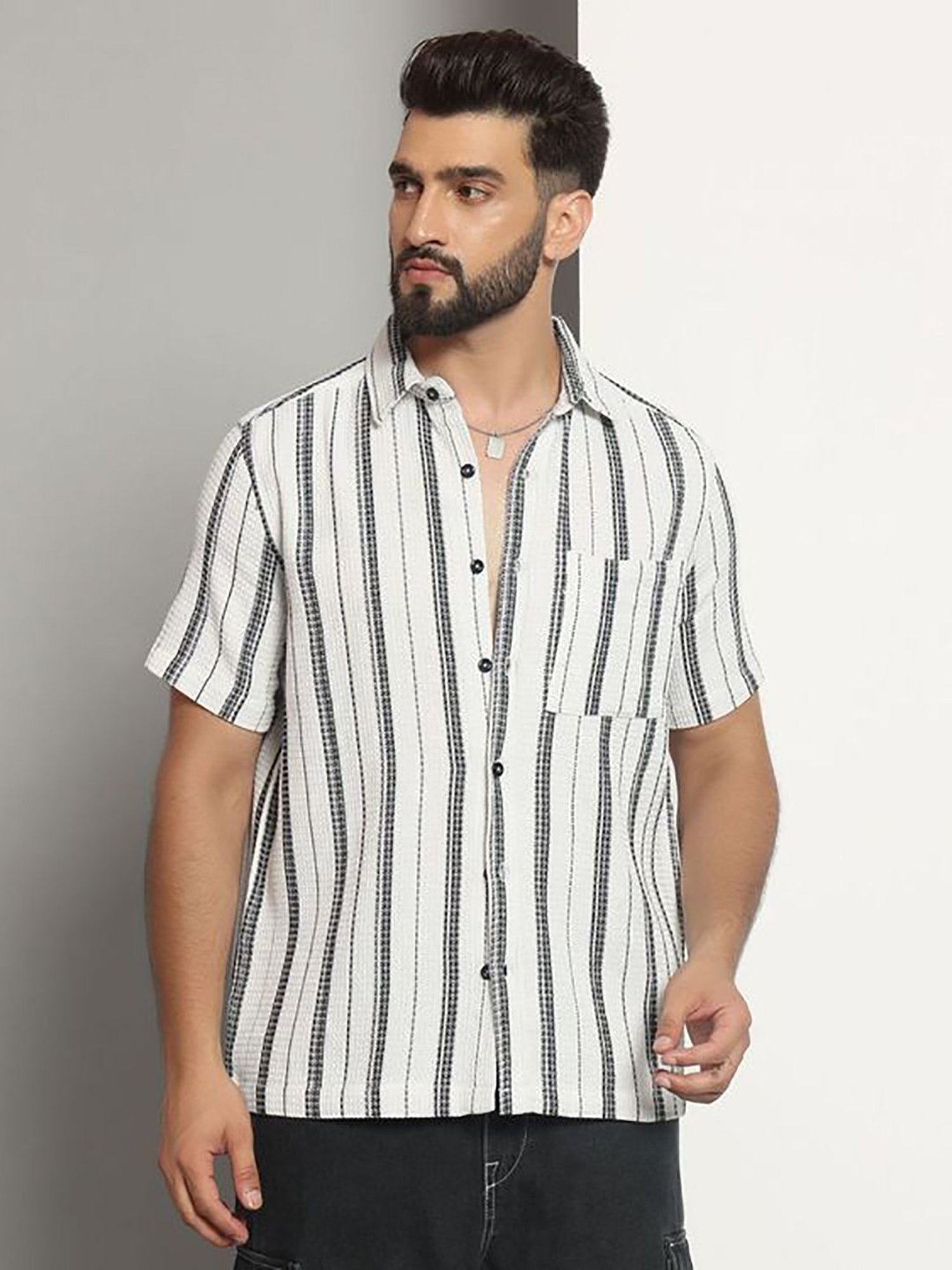 CHIMPAAANZEE White Regular fit Stripes Casual Shirt