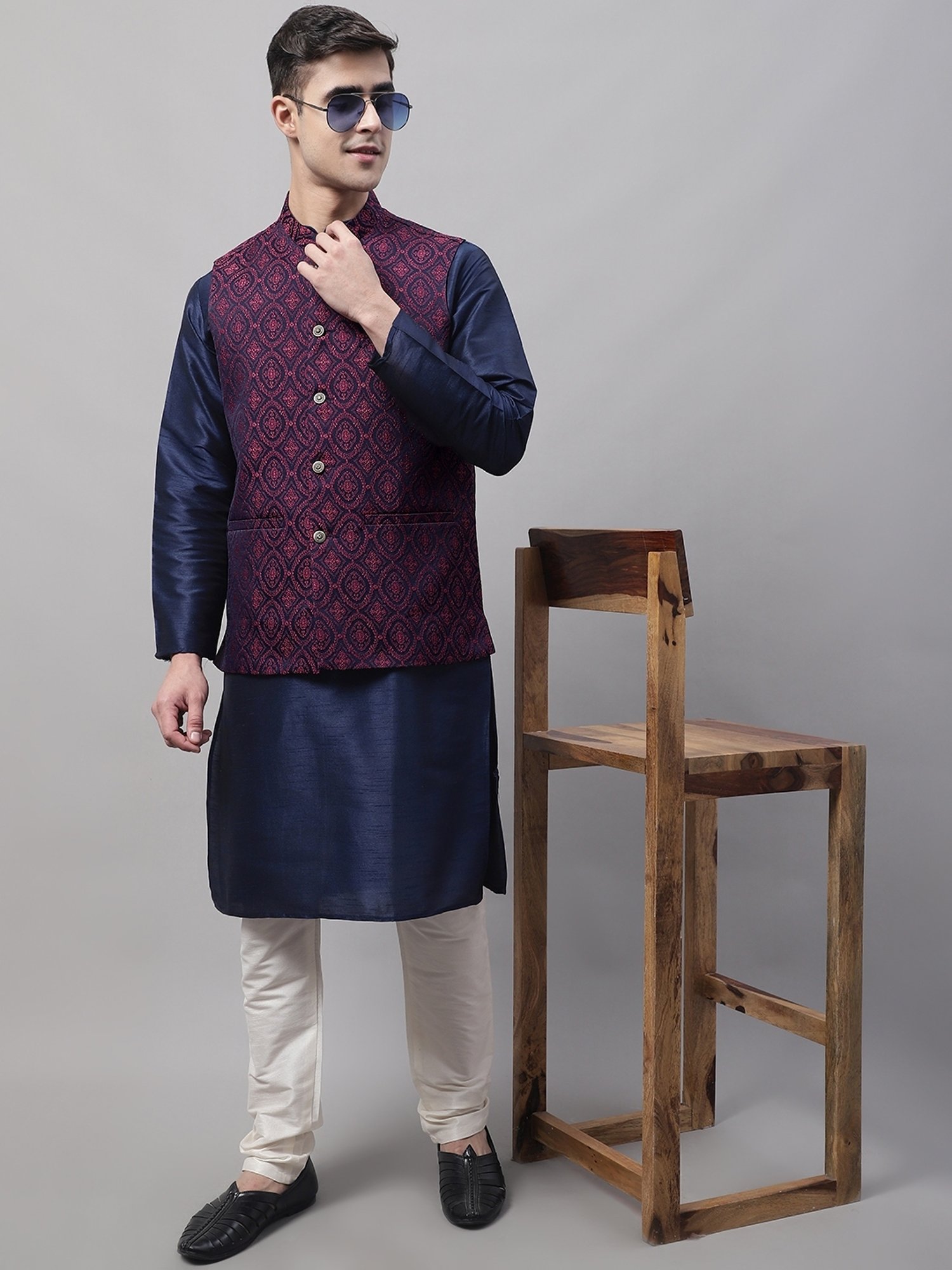 Jompers Maroon Regular Fit Embroidered Nehru Jackets