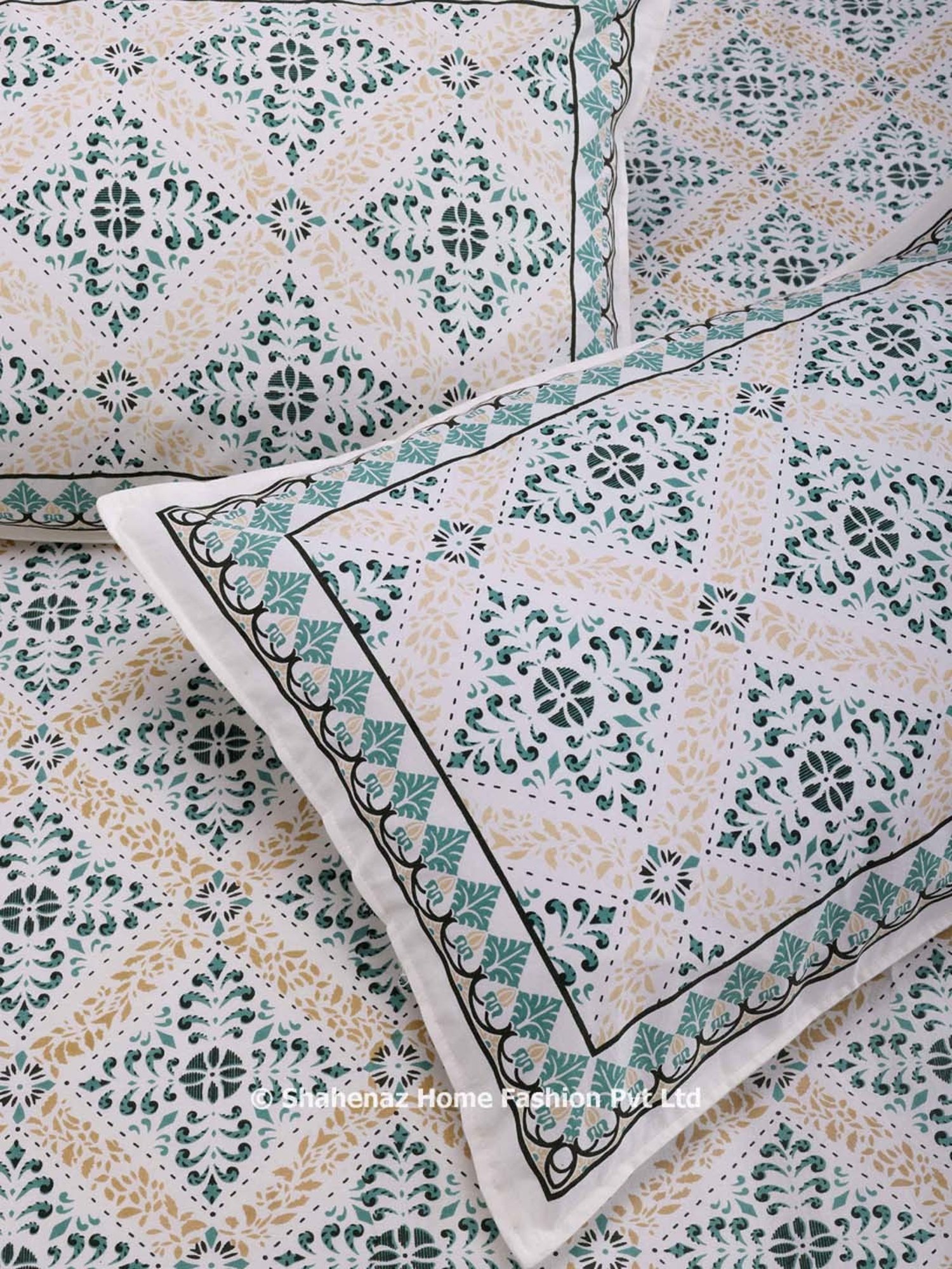 Shahenaz Green 120 TC Cotton Shofar Luxury Double Bedsheet with 2 Pillow Covers