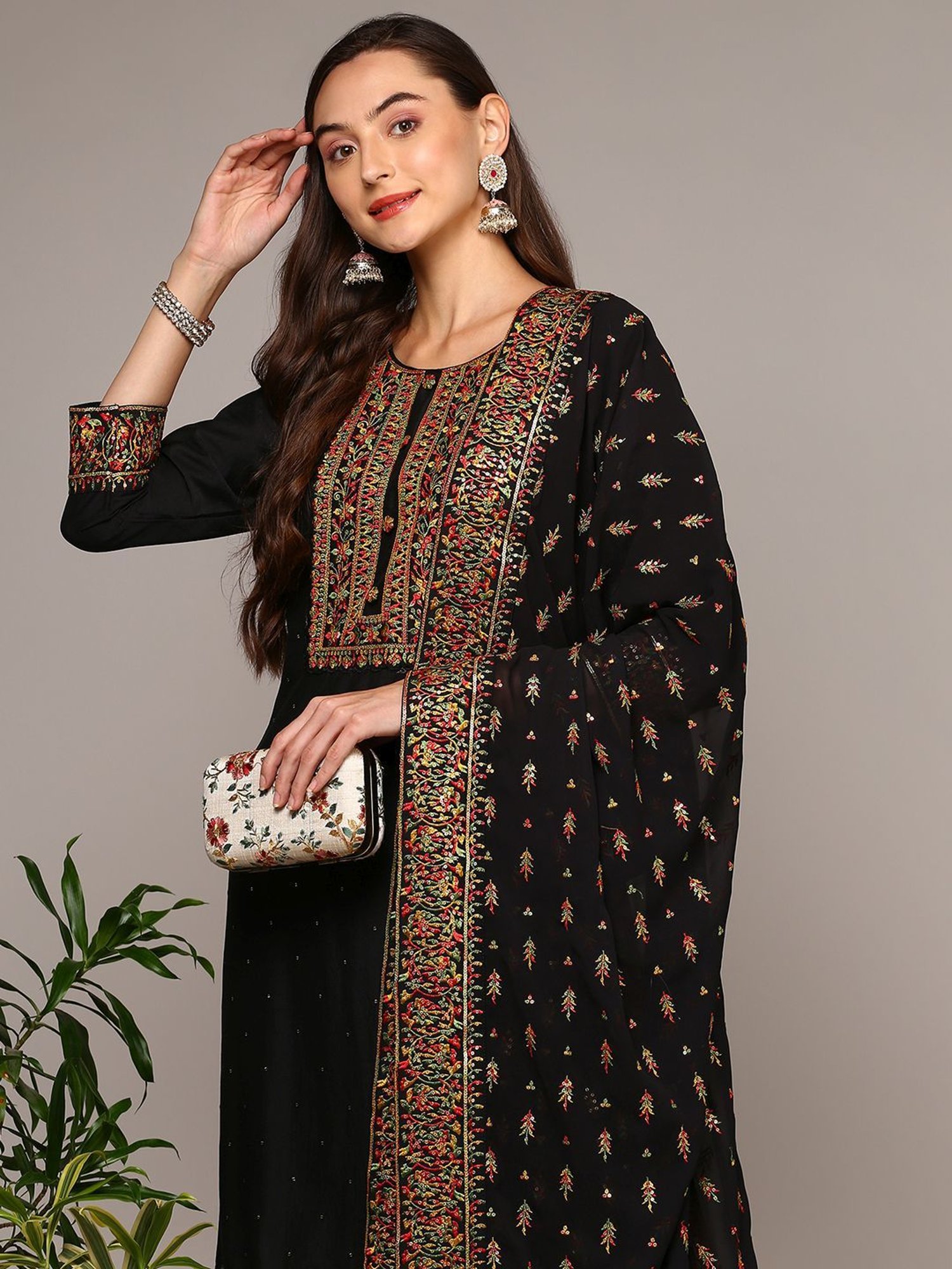 Vaamsi Black Embroidered Kurta Pant Set With Dupatta