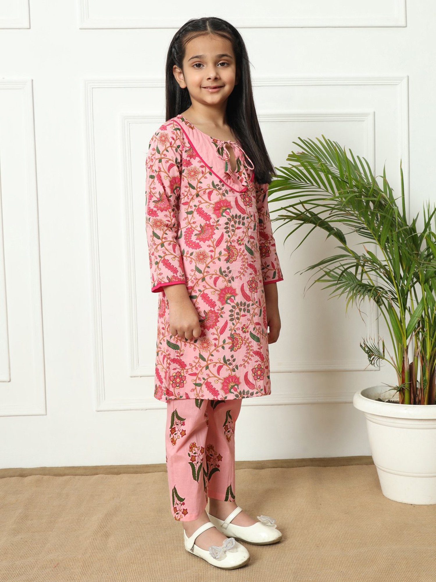 READIPRINT FASHIONS Kids Light Pink Floral Print Kurti with Pants
