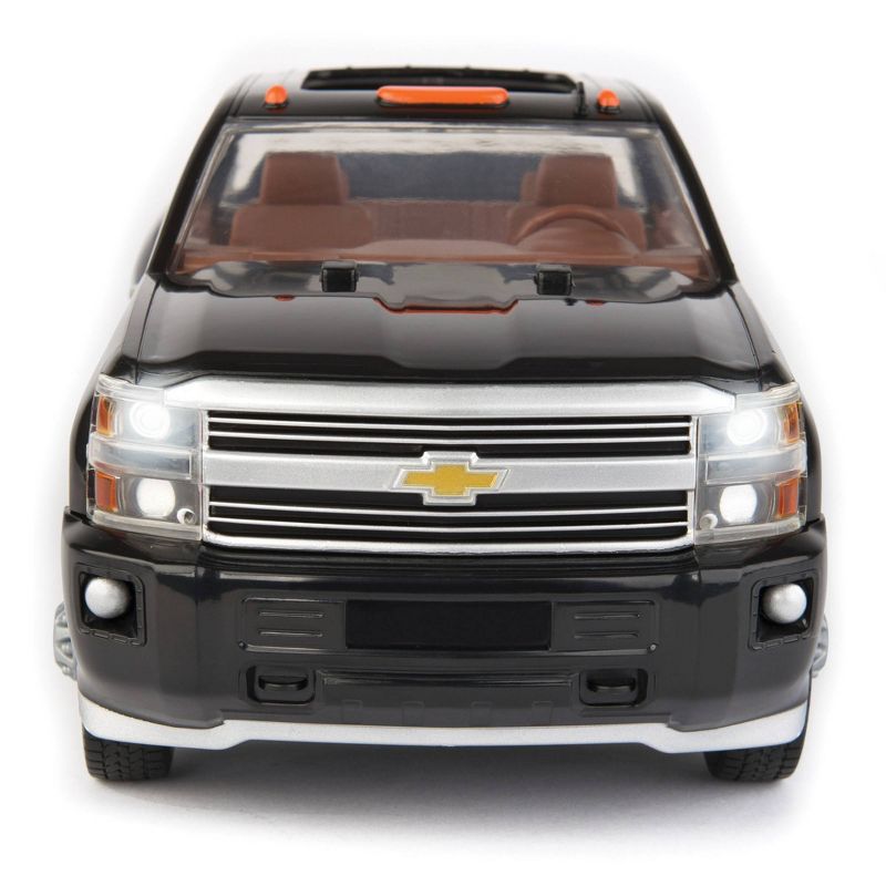 Chevrolet Pickup with Skidsteer Set 1:16 Scale