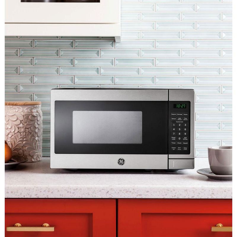 GE 700 Watt Countertop Microwave Oven, Stainless Steel (Manufacturer Refurbished)