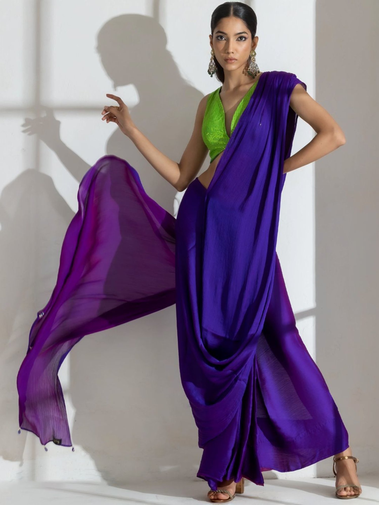 Swtantra Purple Plain Saree With Unstitched Blouse