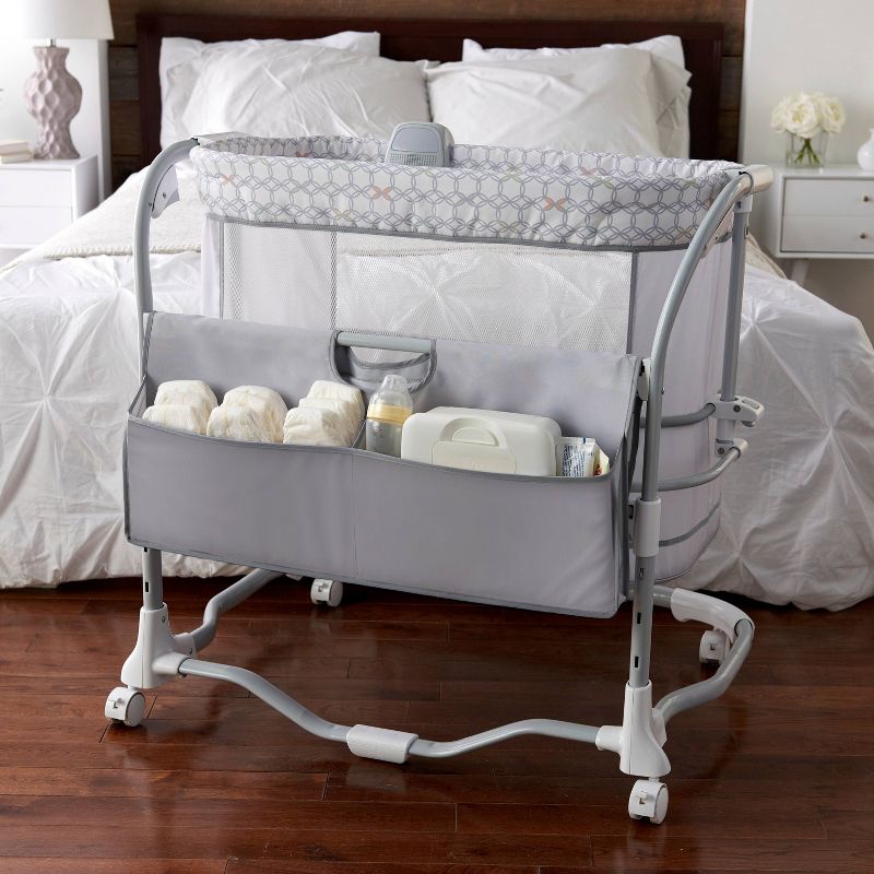 Simmons Kids' Silent Auto Gliding Deluxe Bassinet - Embossed Paisley