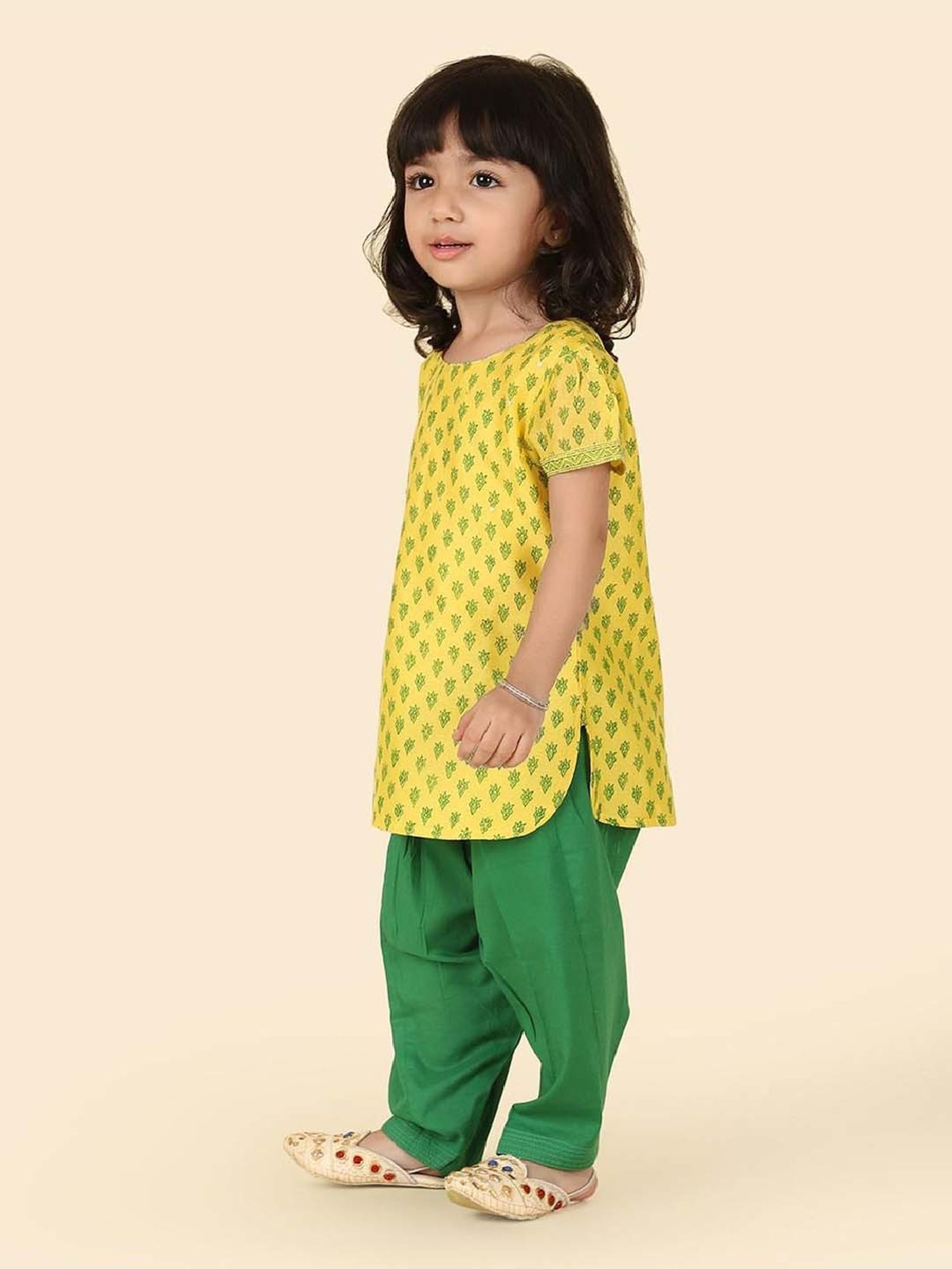 Bumzee Kids Grey & White Checks Full Sleeves Shirt, Waistcoat with Pants