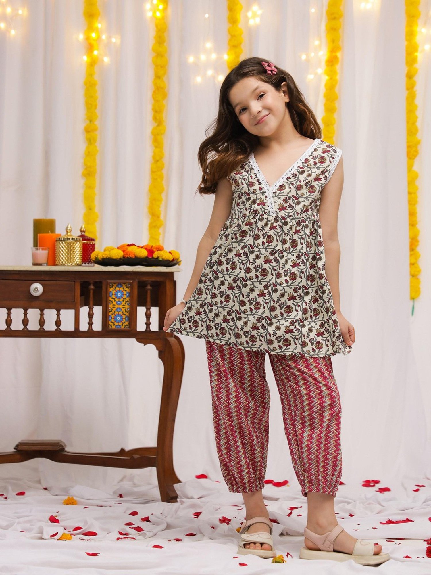 NEUDIS Kids Beige Girls Kurta Set