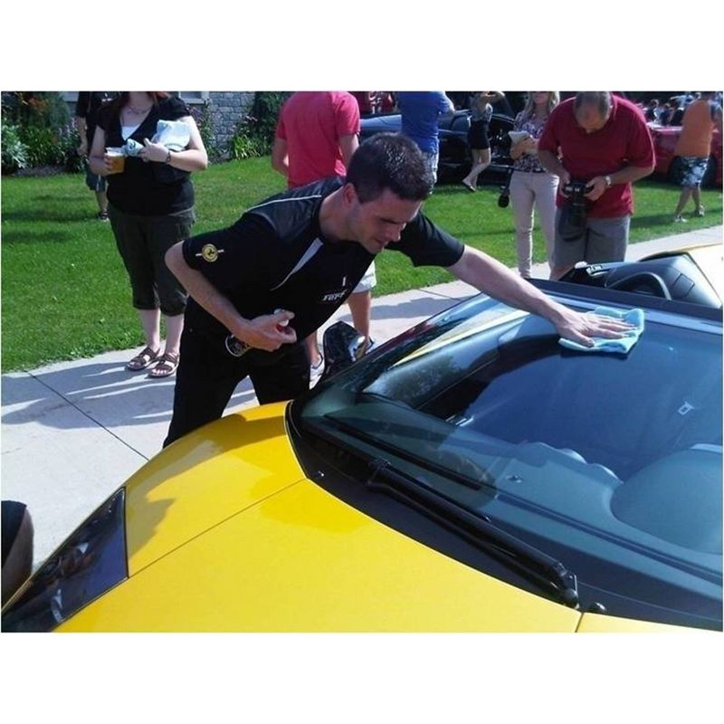 Dry Shine 2pk Foaming Glass Cleaner and 2 Premium Microfiber Towels