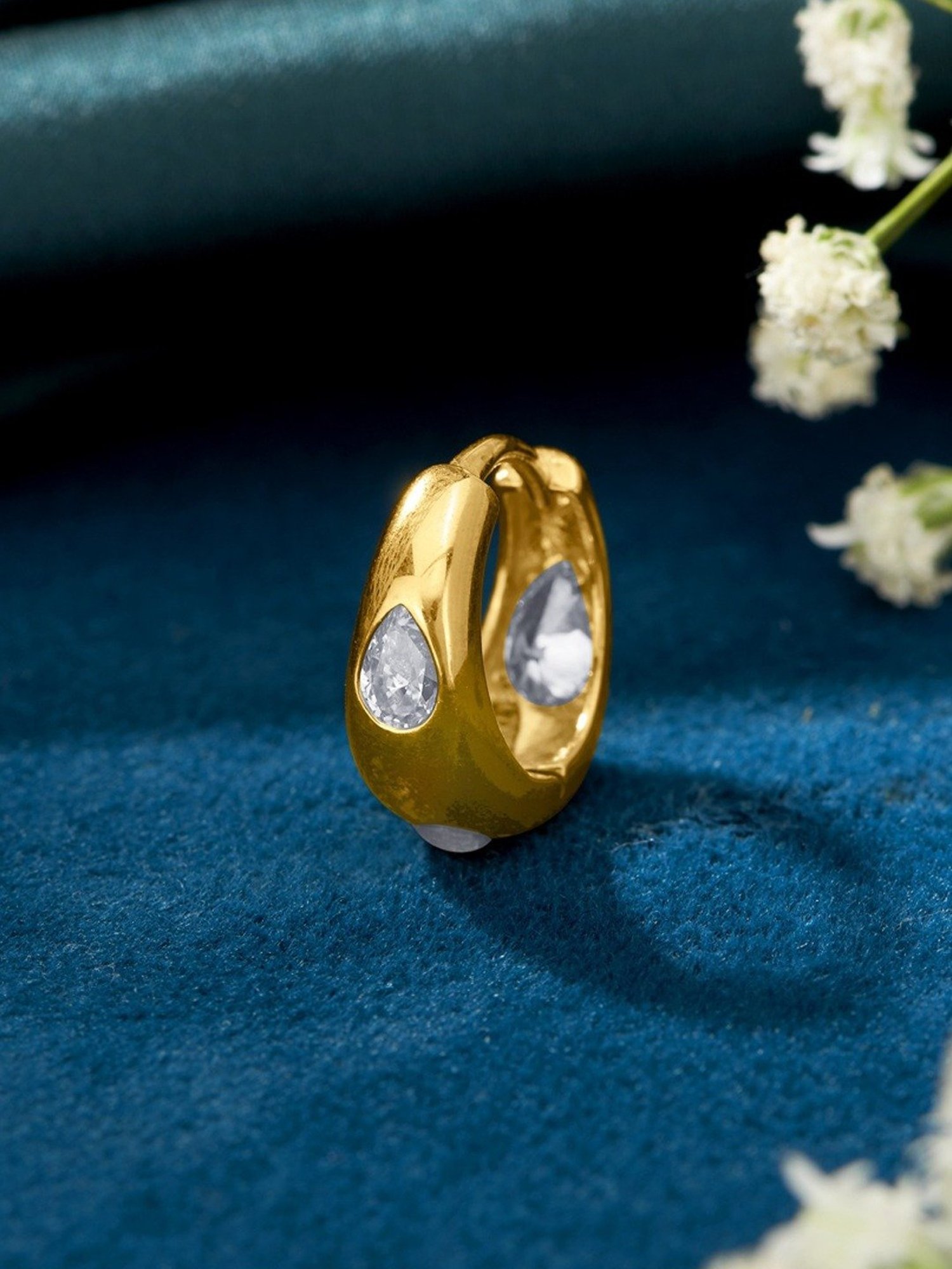 P.N.Gadgil Jewellers 22 Karat (916) BSI Hallmarked Yellow Gold Bali Mens EarringEarring For Men