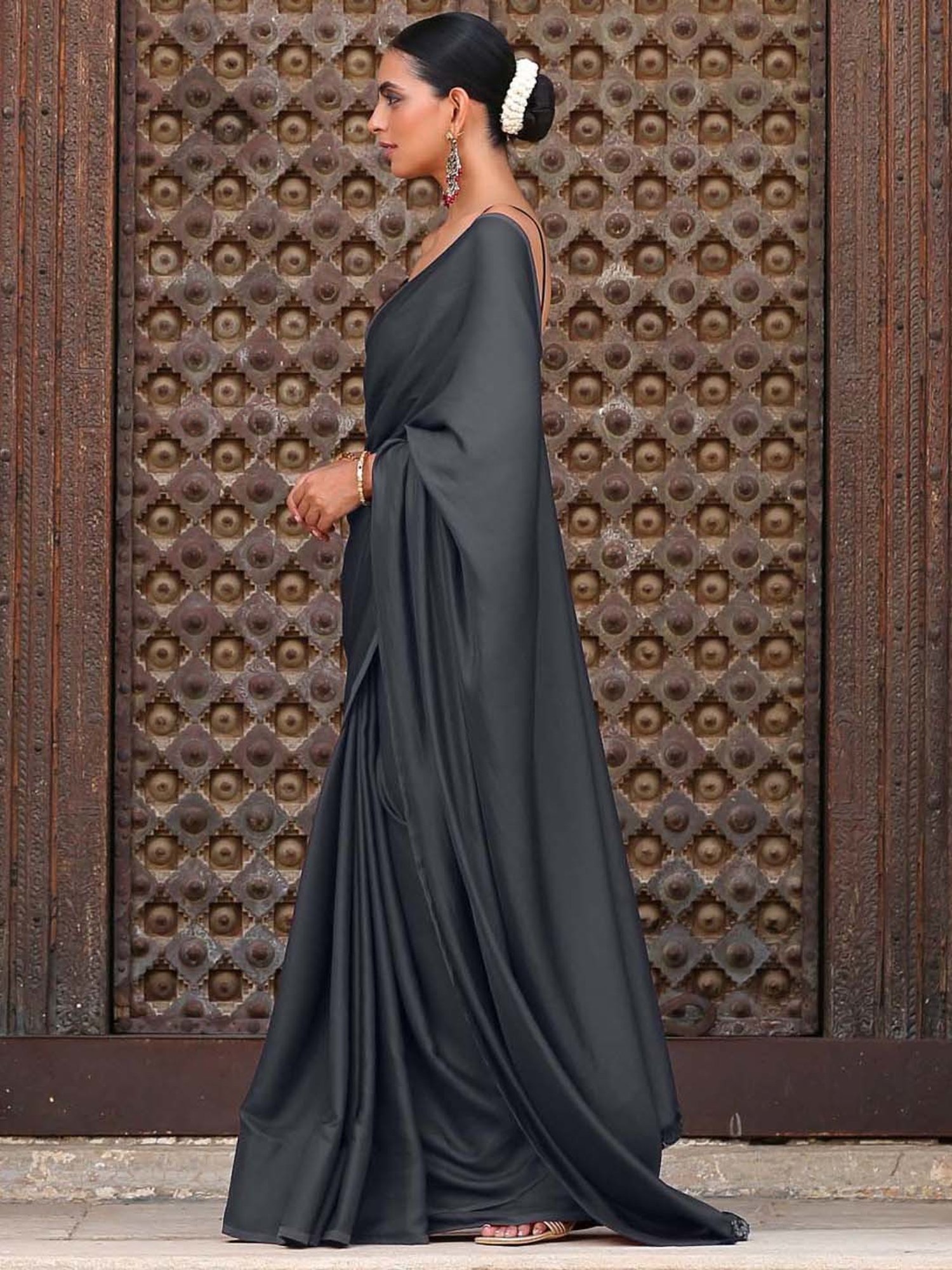 Swtantra Grey Satin Saree