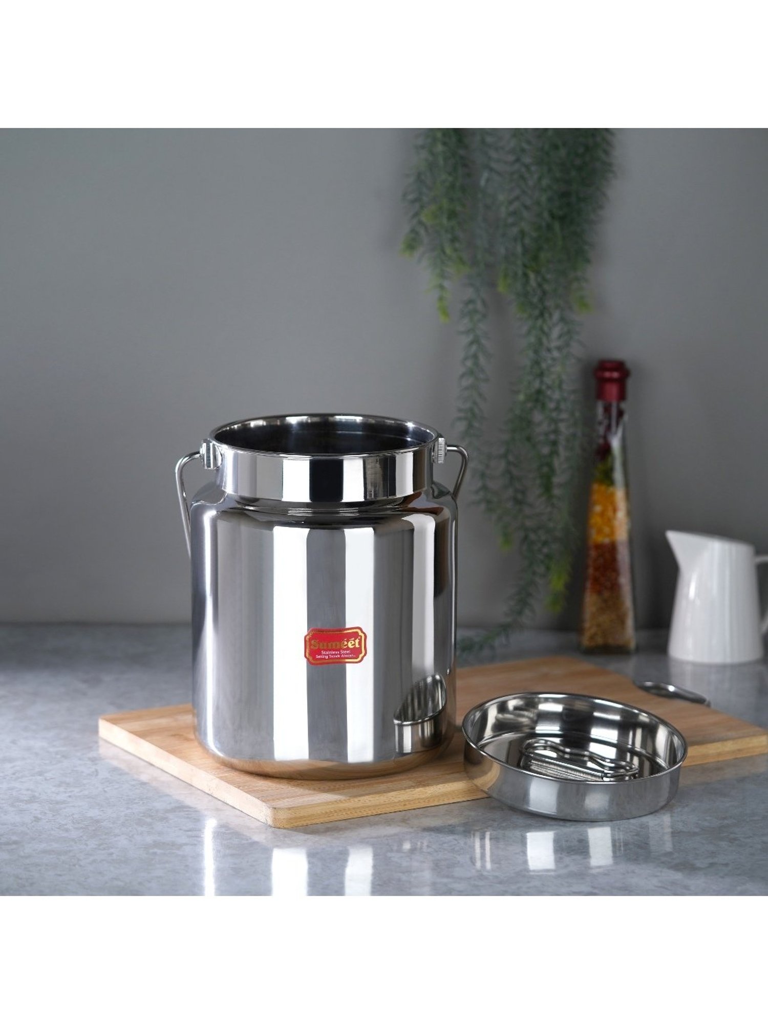 COLE & MASON White & Beige Ceramic Pourer - Set of 1