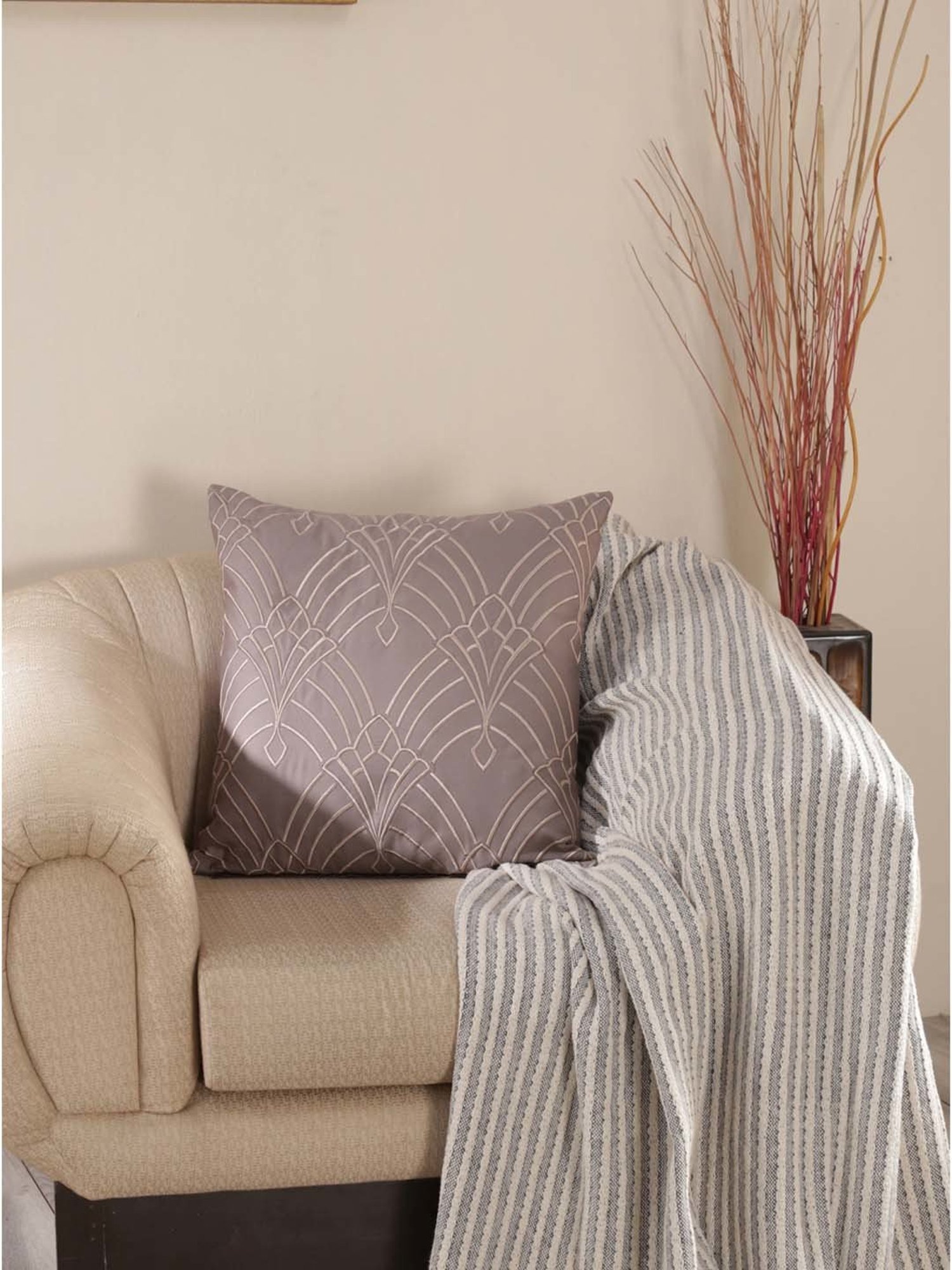 Maspar Hues Nouveau Tradition Flow Fly Beige Cotton Cushion Cover