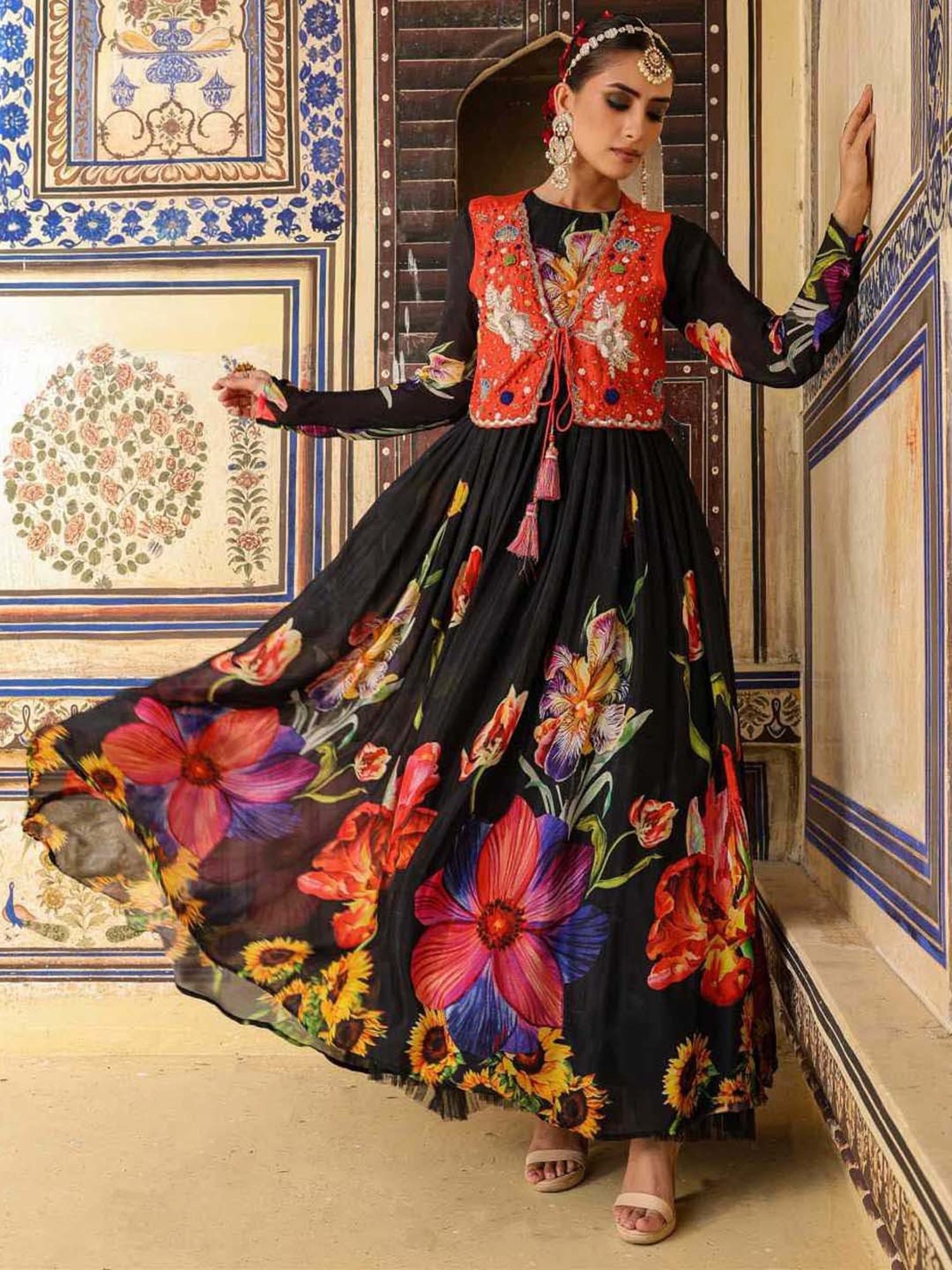 SCAKHI Black Printed Maxi Dress With Jacket