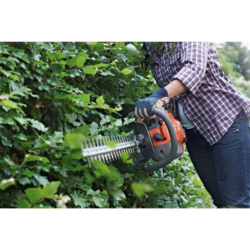 Husqvarna 122HD45 18" 22cc 2 Cycle Gas Powered Dual Hedge/Clipper Saw Trimmer