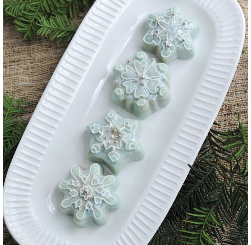 Nordic Ware Frozen Snowflake Cakelet Pan, Metallic