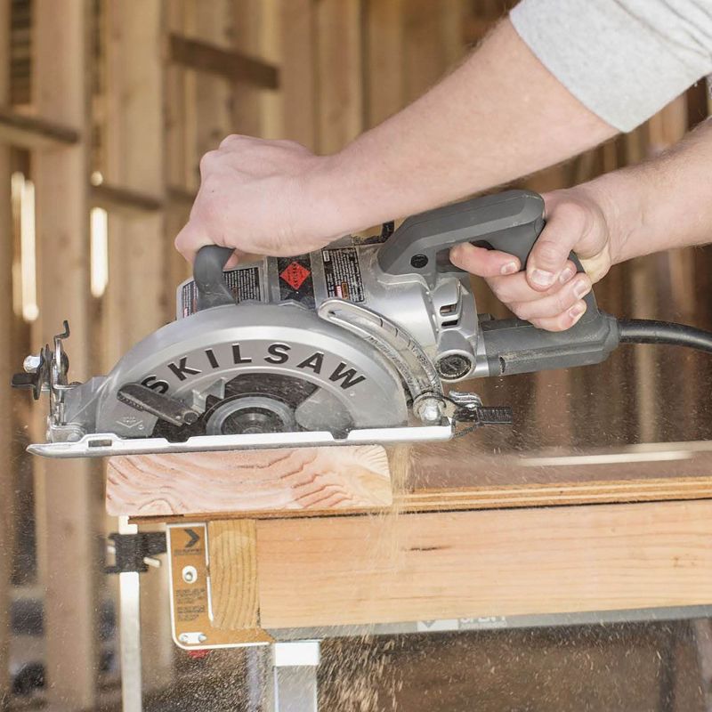 Skilsaw SPT77W-01 7-1/4" 15 Amp Corded High Torque Motor Aluminum Worm Drive Saw