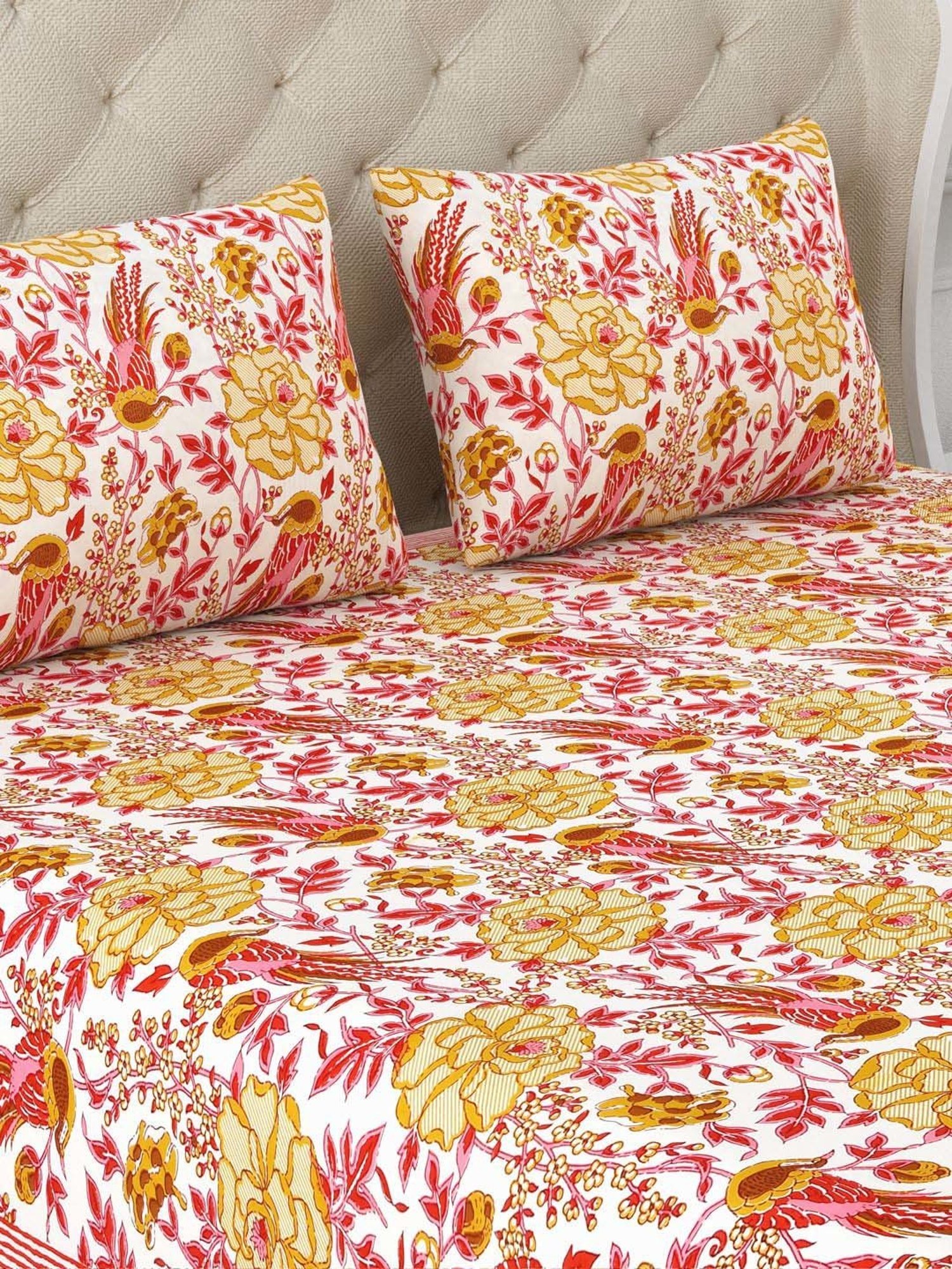Aapno Rajasthan Ranthambore Reminiscence Pink & Yellow Cotton Double Bedsheet With 2 Pillow Cover
