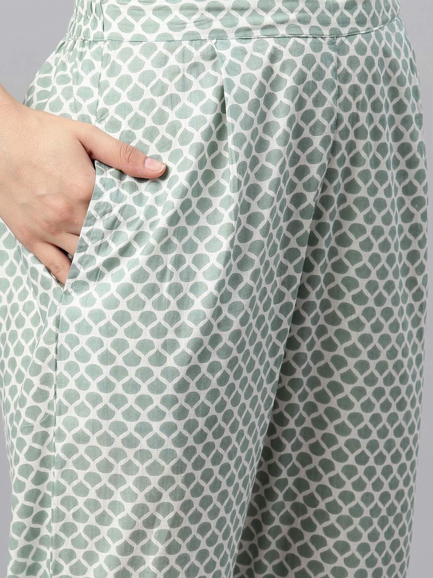 READIPRINT FASHIONS Beige & Blue Cotton Floral Print Kurta Pant Set With Dupatta