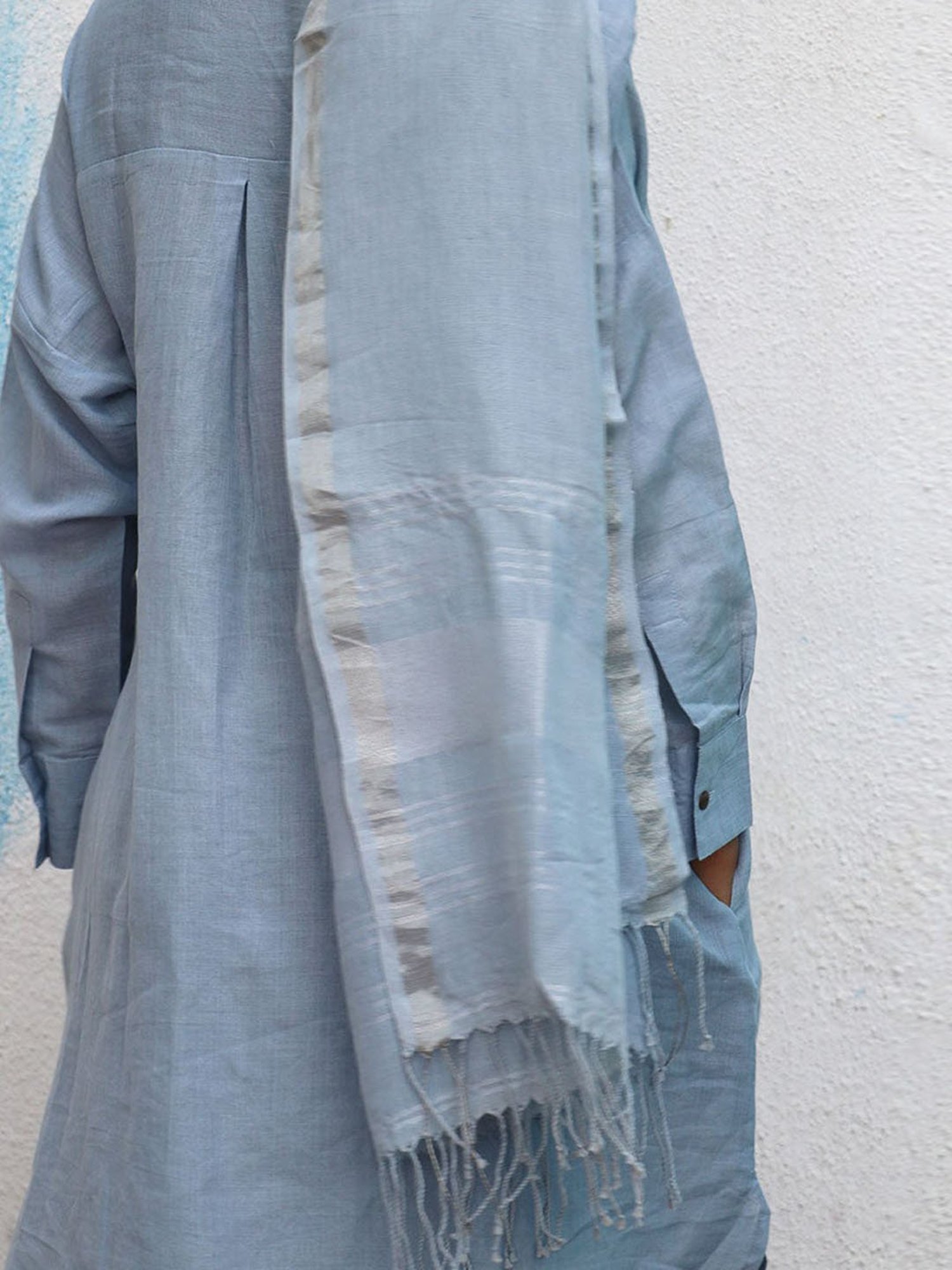 Chidiyaa Blue Breathe Melrose Handwoven Linen Dupatta