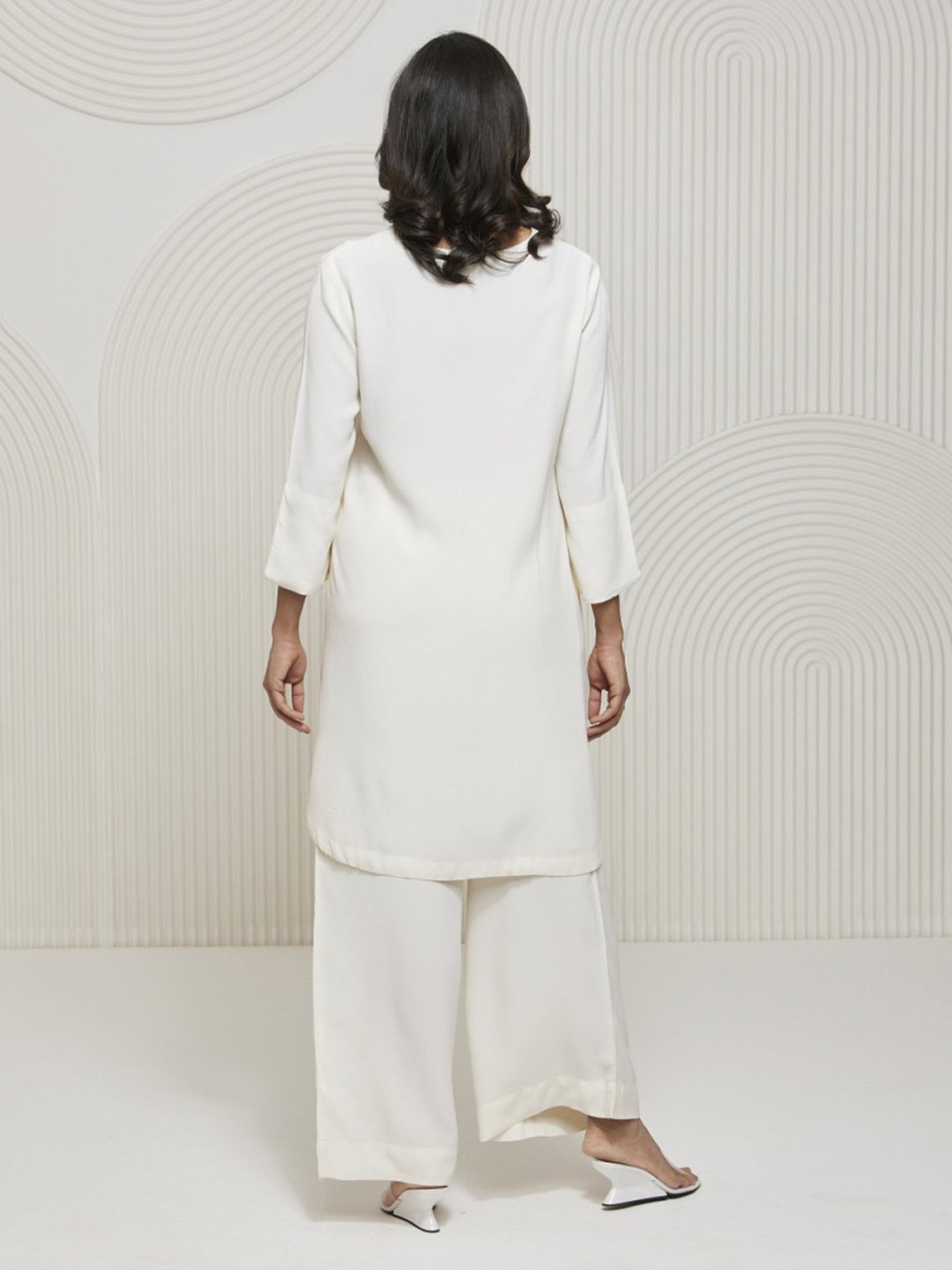 Artagai Snow White Elevated Basics V-neck Tunic with Embroidery