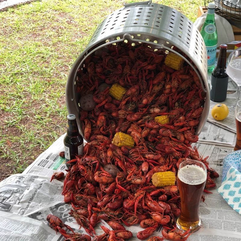 Bayou Classic Large 36 Quart Stainless Steel Stockpot/Steamer & Handy Basket