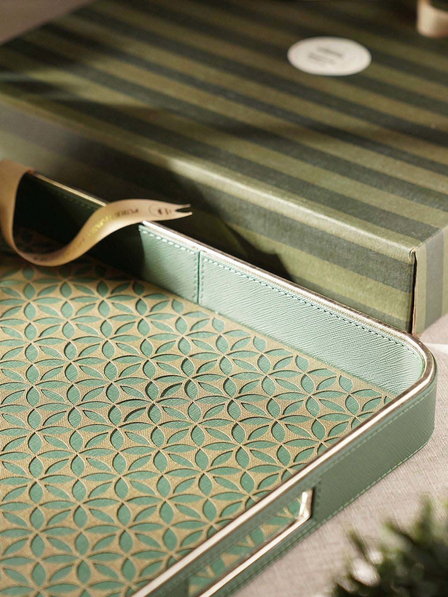 Episode Silver Plated Leaf Dish Tray - Large