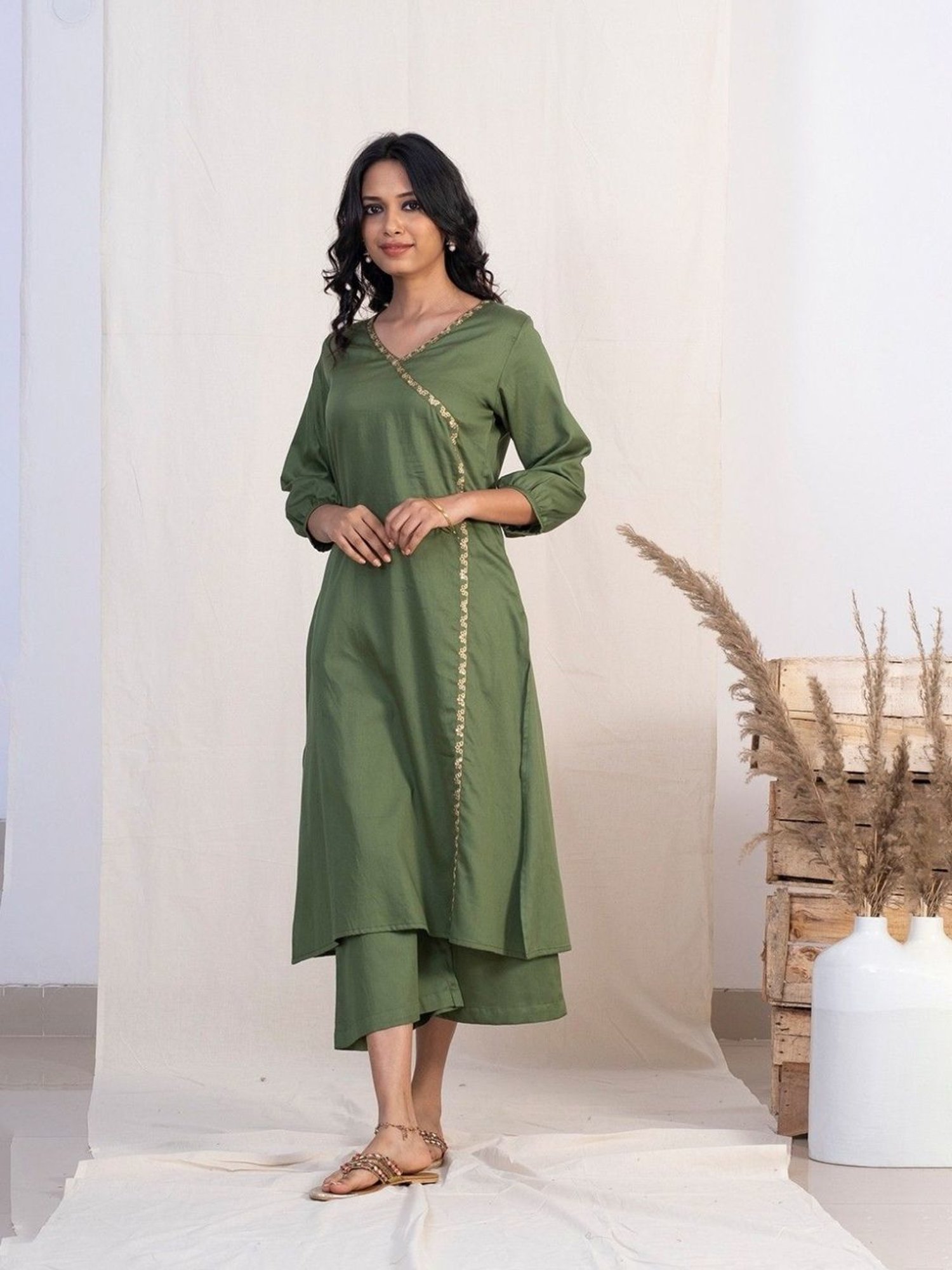 Akiso Jashn Green Angrakha Embroidery Kurta