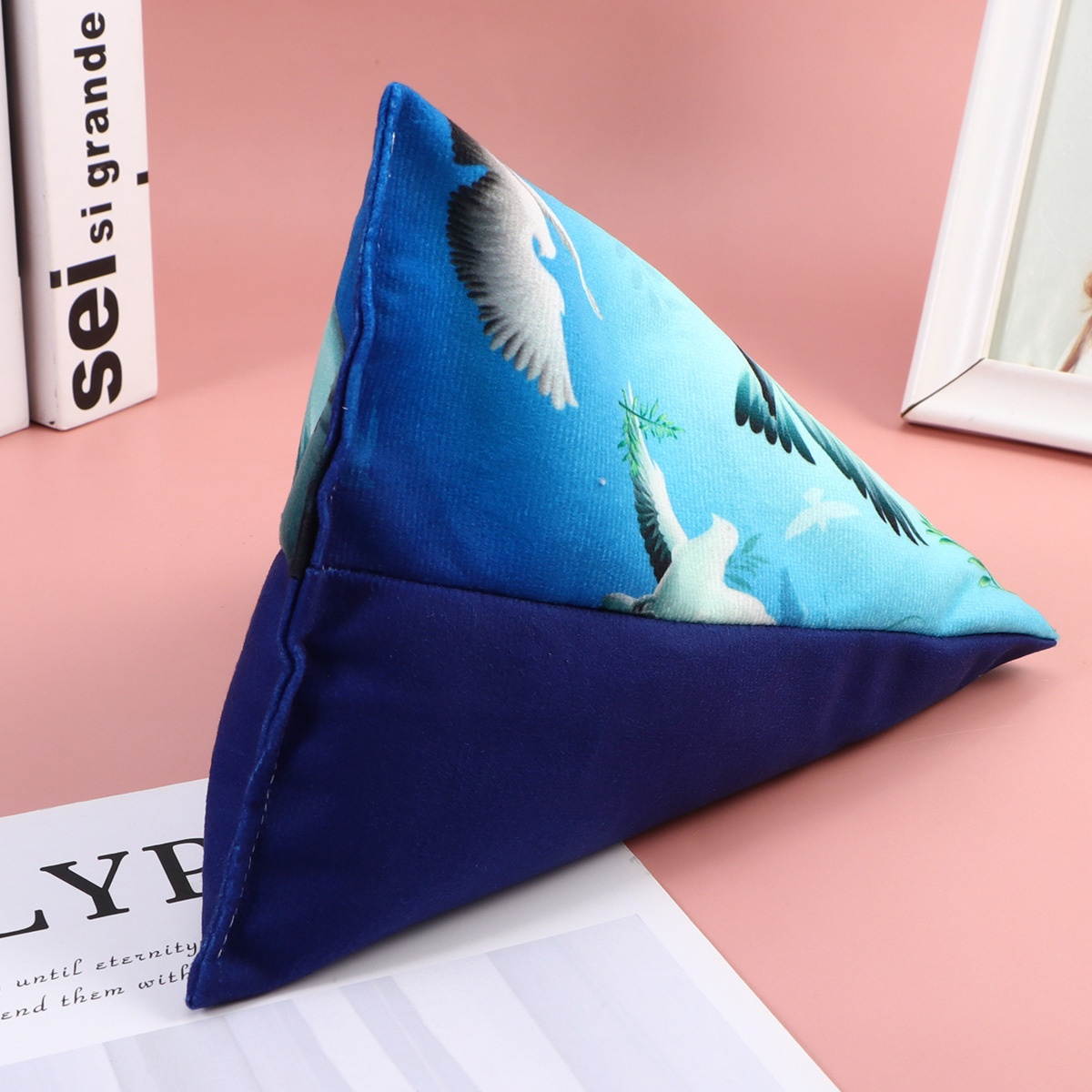 Phone Tablet Multi-angle Triangular Support Pillow Pillow Reading Stand for Home Dorm Daily Use (Dark Green Triangle Pillow)