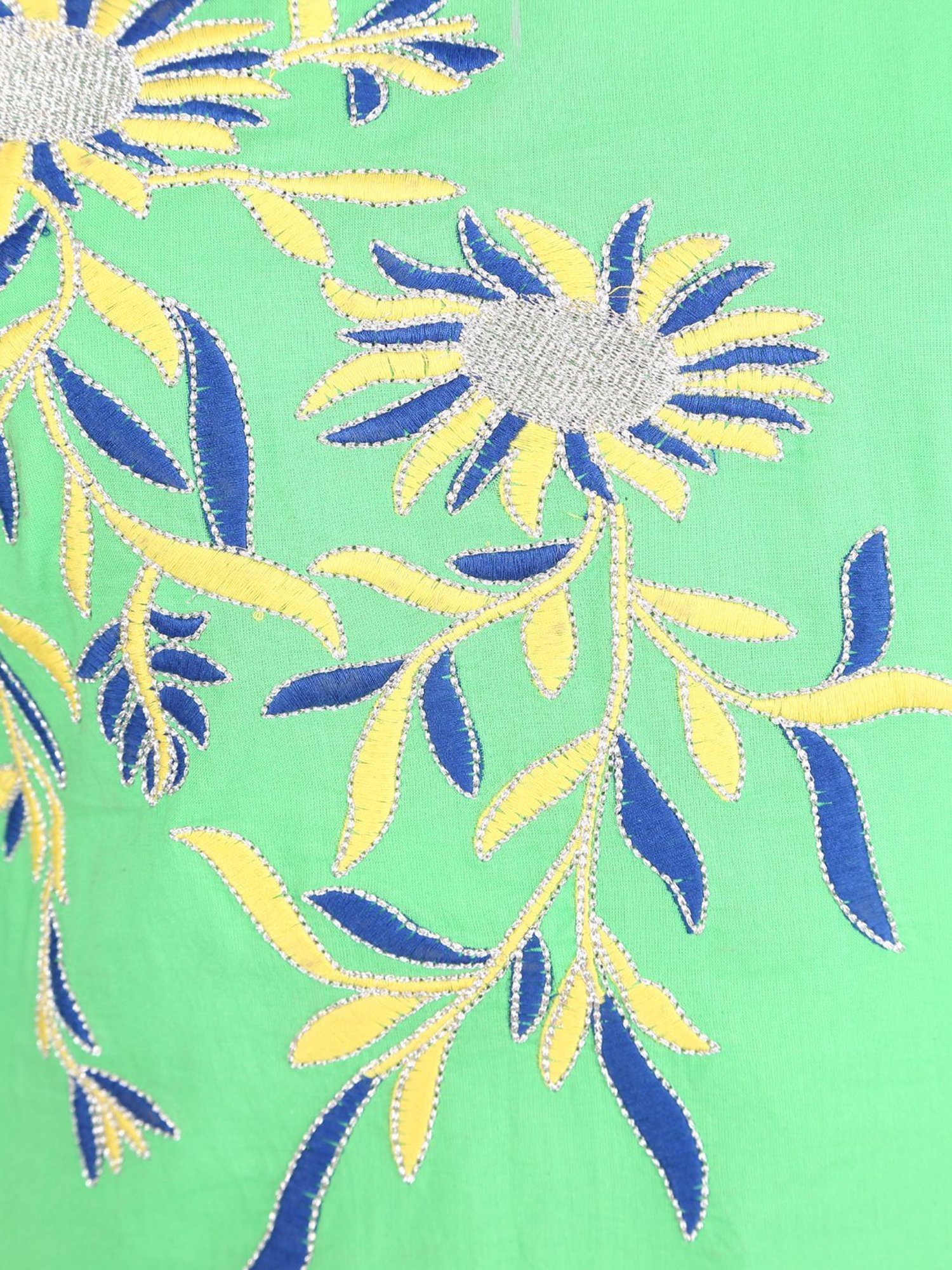 Geroo Jaipur Green Embroidered Straight Cotton Kurta