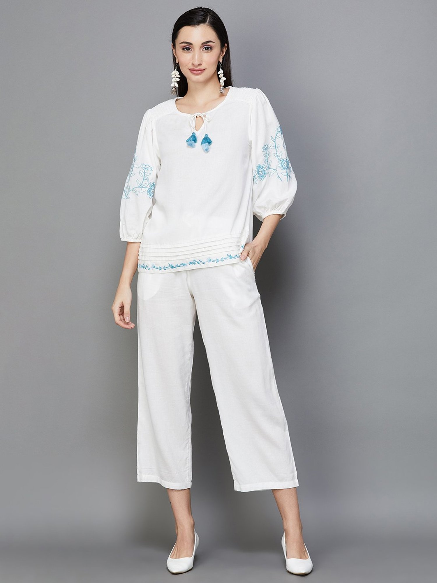Melange by Lifestyle Off-White Crop Pants