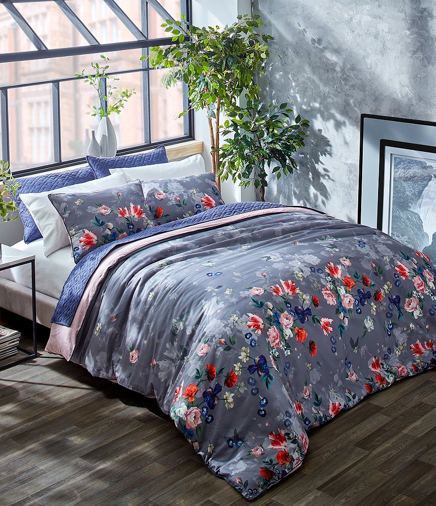 J. Queen New York Vera Bedding Collection