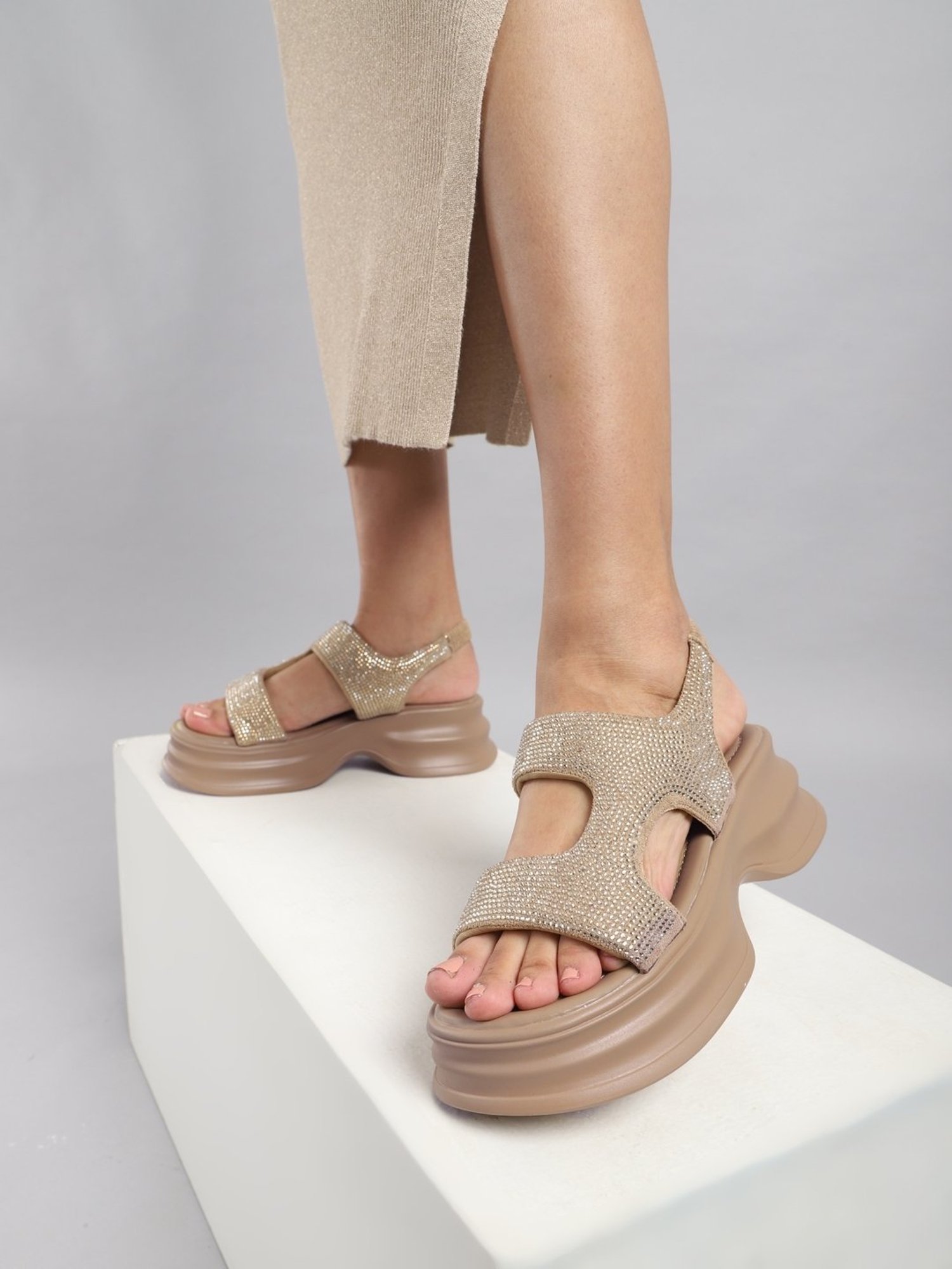 Truffle Collection Women's Silver Flat Ballets