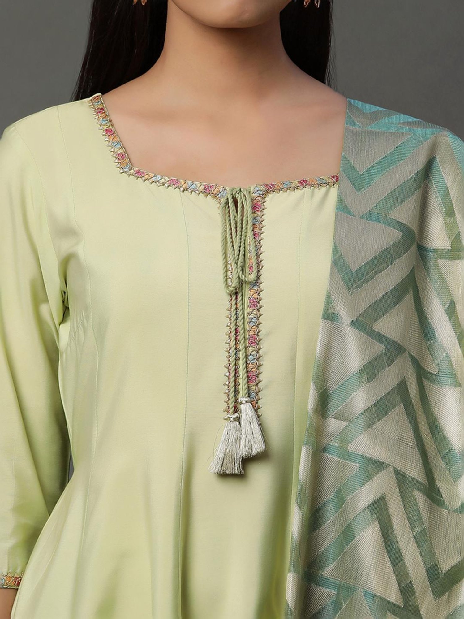 Aurelia Green Loose Fit Kurta Pant Set With Dupatta