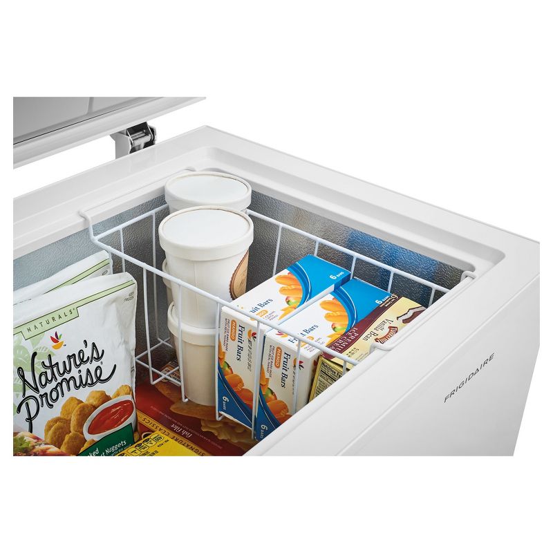 Frigidaire 5.0 cu ft Chest Freezer White