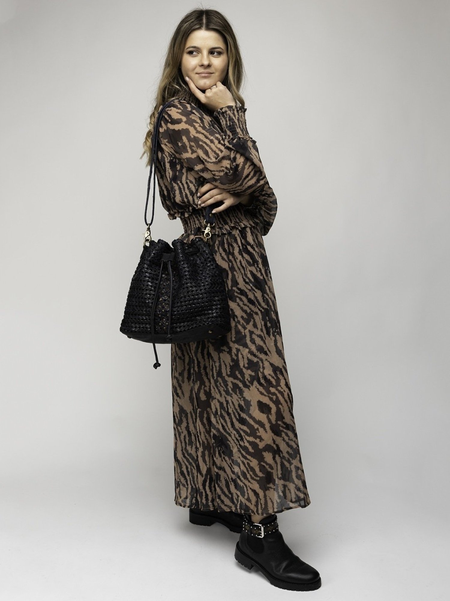 Art N Vintage Joelle Black Leather Textured Small Sling Handbag